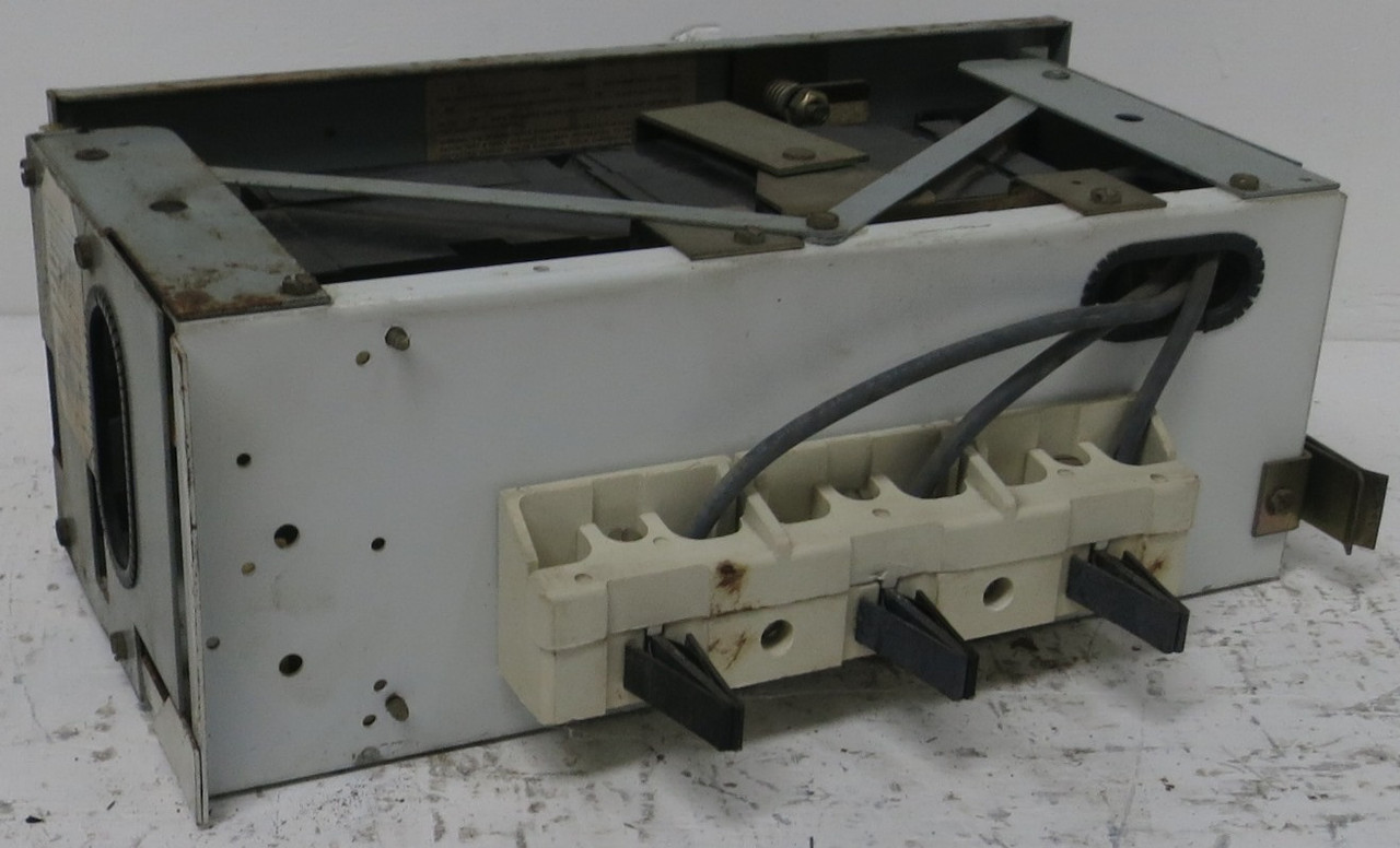 General Electric GE 8000 15A Breaker 6" MCC Feeder Bucket 15 Amp TRI-BREAK (BJ0143-19)