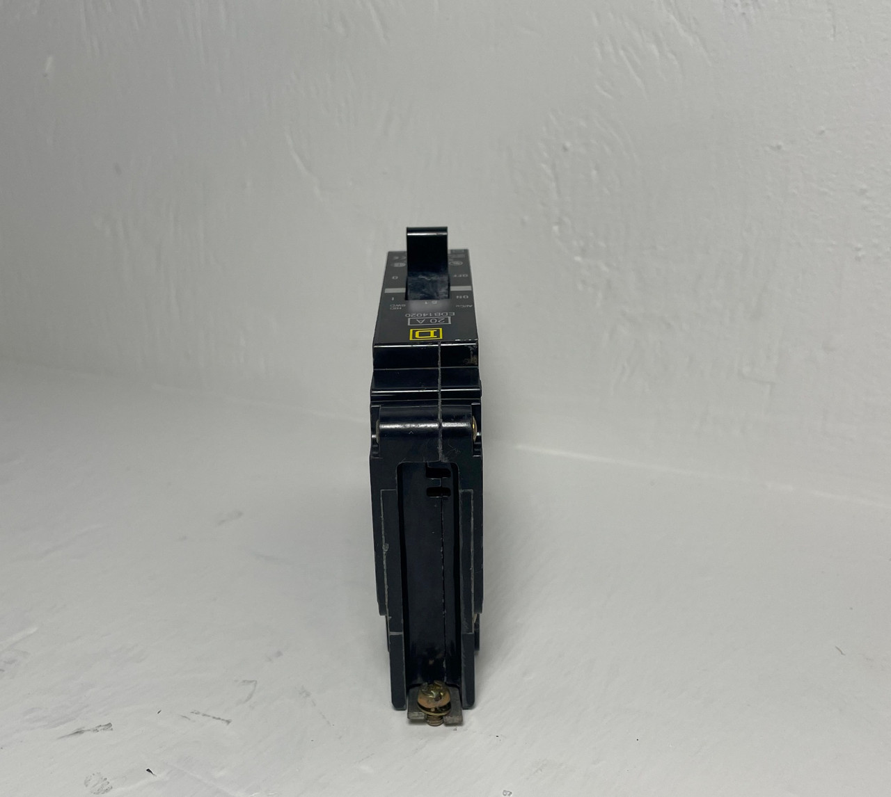 Square D EDB14020 20A Circuit Breaker 1 Pole 18kA @ 277/240 VAC 20 Amp 1P HACR (EM4542-245)
