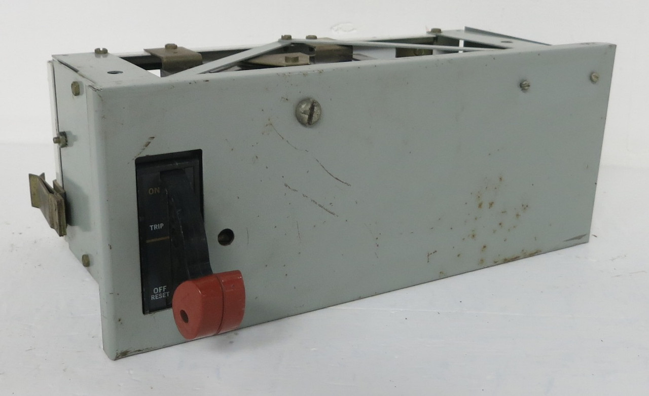 General Electric GE 8000 50A Breaker 6" MCC Feeder Bucket 50 Amp *No Stabs* (BJ0163-1)