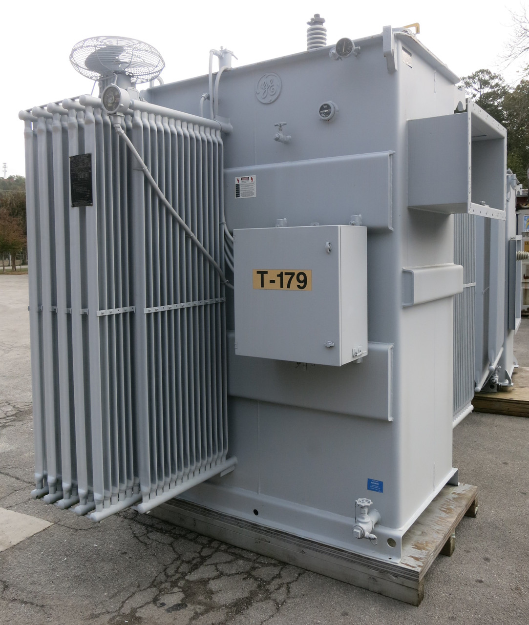 GE 5000-7000 kVA 13800 Delta 2400Y/1386 Pad Mount Oil Transformer 1684A @ 2400 V (PM3199-1)