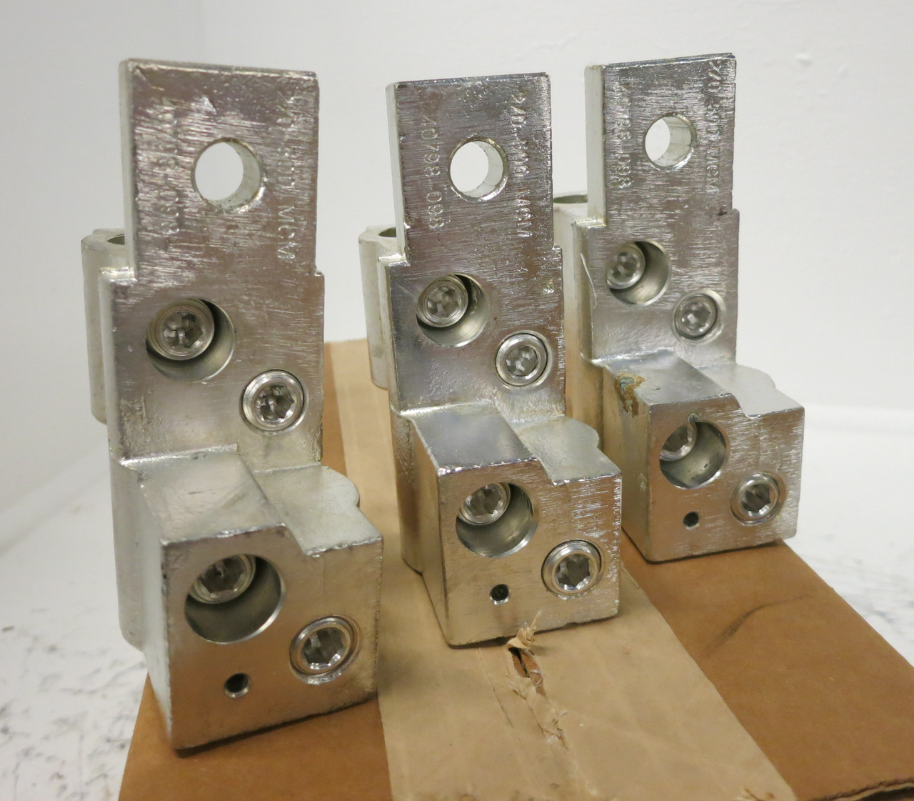 NEW Allen Bradley 100-DL860 Lug Kit 2/0-500 MCM 40798-098 4 Wire (BOX OF 3) (DW4848-2)