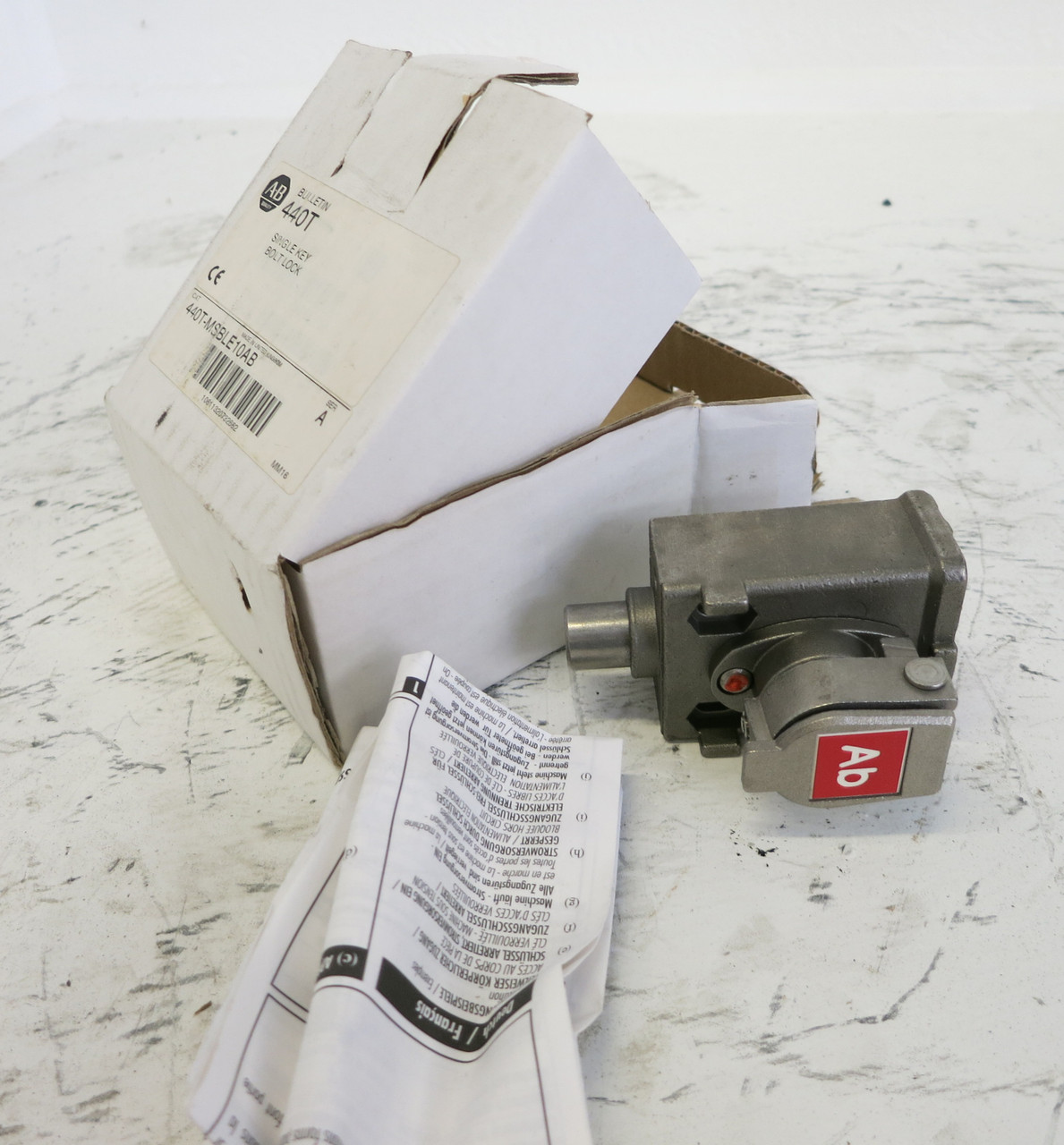 Image of NEW Allen Bradley 440T-MSBLE10AB Single Key Bolt Lock Trap GuardMaster ProSafe