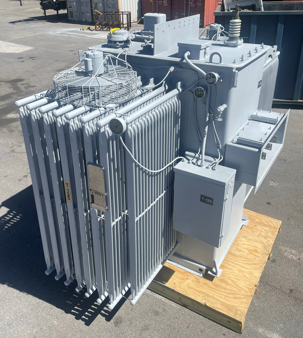 Image of Westinghouse 5000-7000 kVA 13800 to 2400Y/1386 Pad Mount Oil Transformer 2400 V