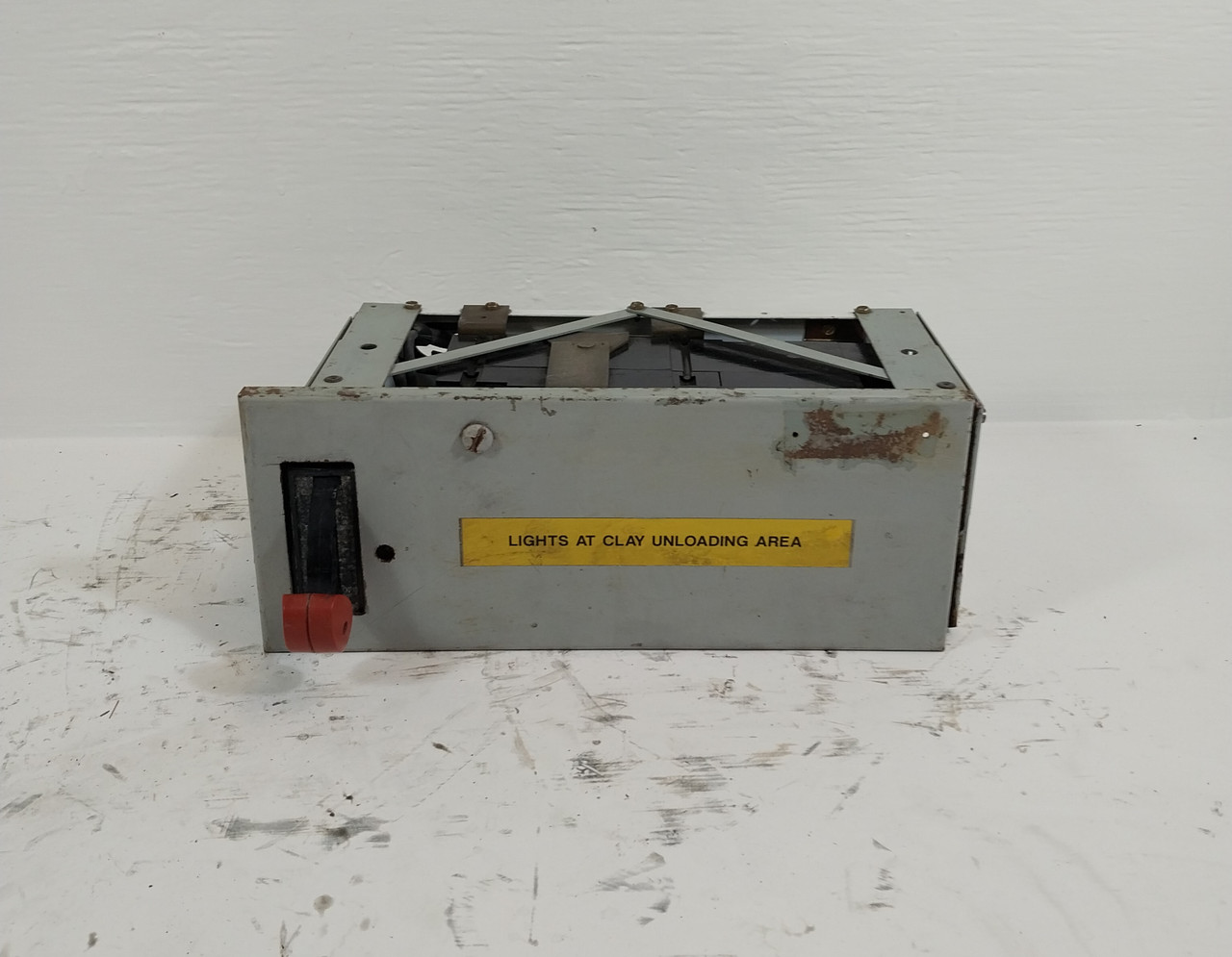 General Electric GE 8000 20A Breaker 6" MCC Feeder Bucket 20 Amp TRI-BREAK (BJ0226-1)