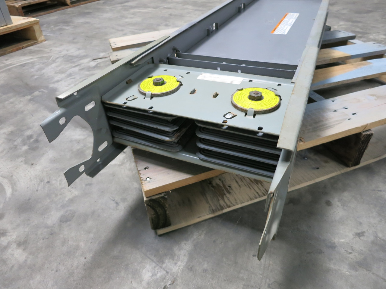 Square D AF2320G46ST 2000A I-Line II 4ft Busway Feeder 3PH 3W 2000 Amp 480V (DW4922-1)