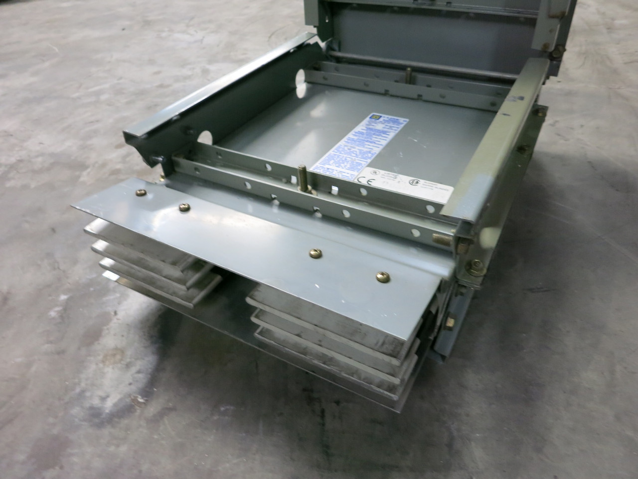 Square D I-Line II AF2320G31LES11B20 2000A Busway Elbow 3PH 3W 2000 Amp Edge Bus (DW4923-1)