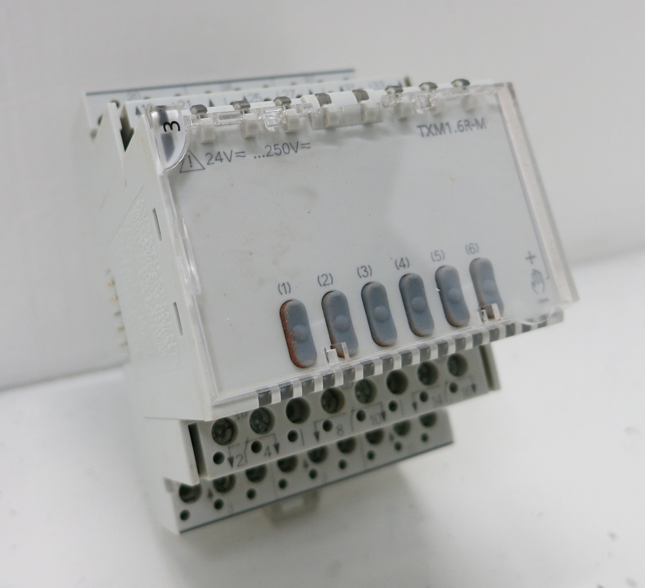Siemens TXM1.6R-M TX-I/O 6 Relay Output Module APOGEE PLC w/ Override (DW4962-2)
