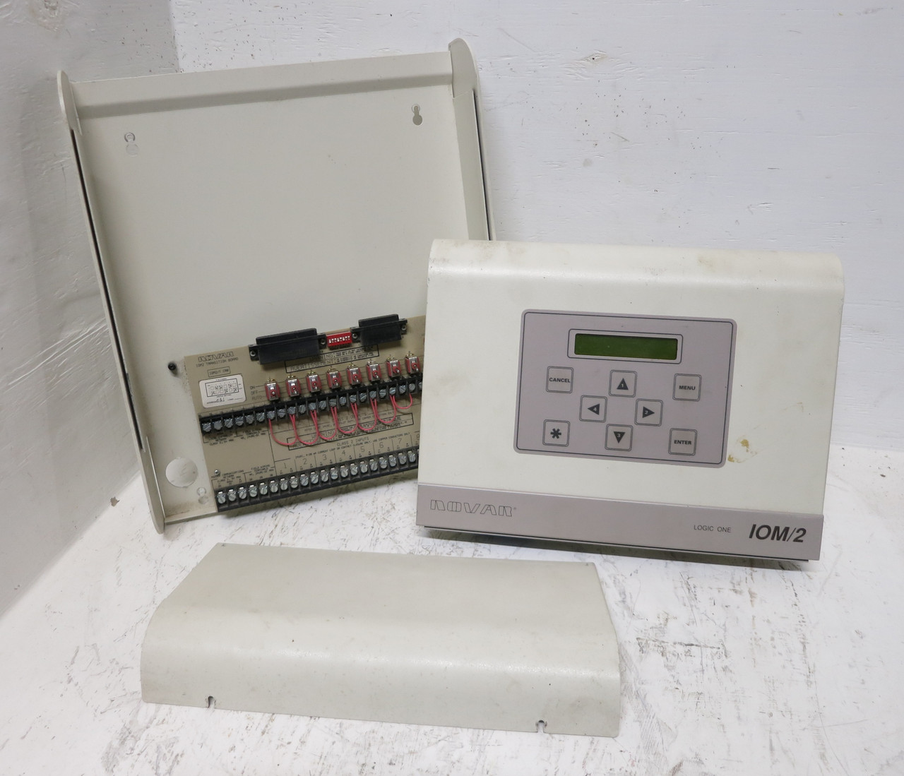 Novar IOM/2 Logic One V3.05 ARF Input/Output Module Triac Remote Override CRO (DW4978-1)
