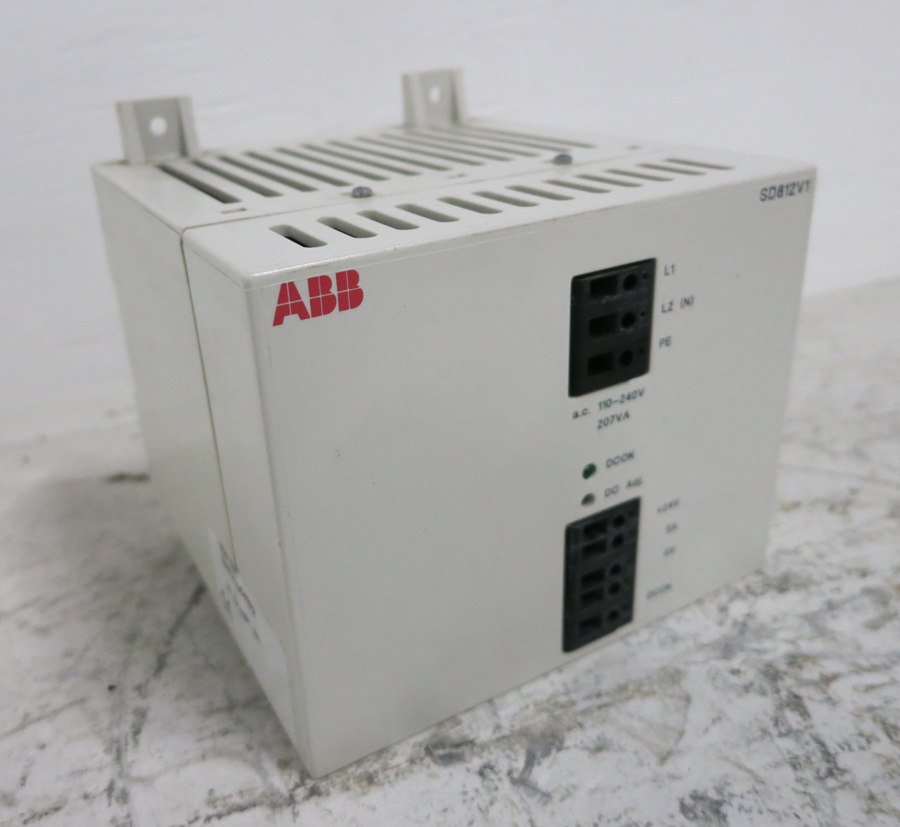 Image of ABB SD812V1 3BSC610045R2 AC 800M Power Supply 110-240V to 24V