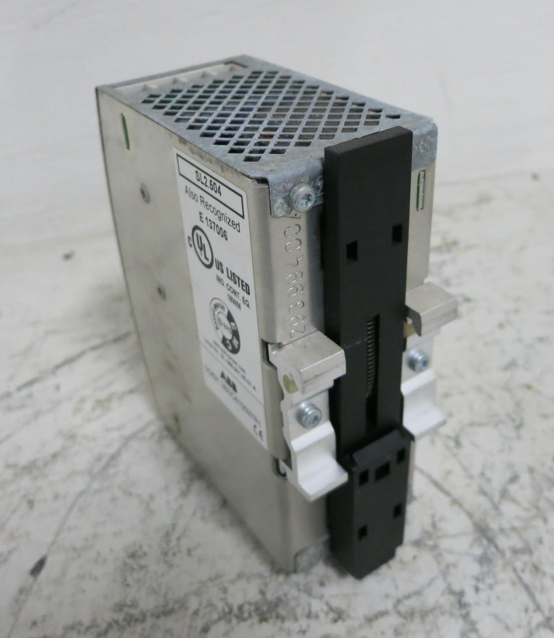 ABB SD821 3BSC610037R1 AC 800M Power Supply 115/230V to 24V (DW4987-1)