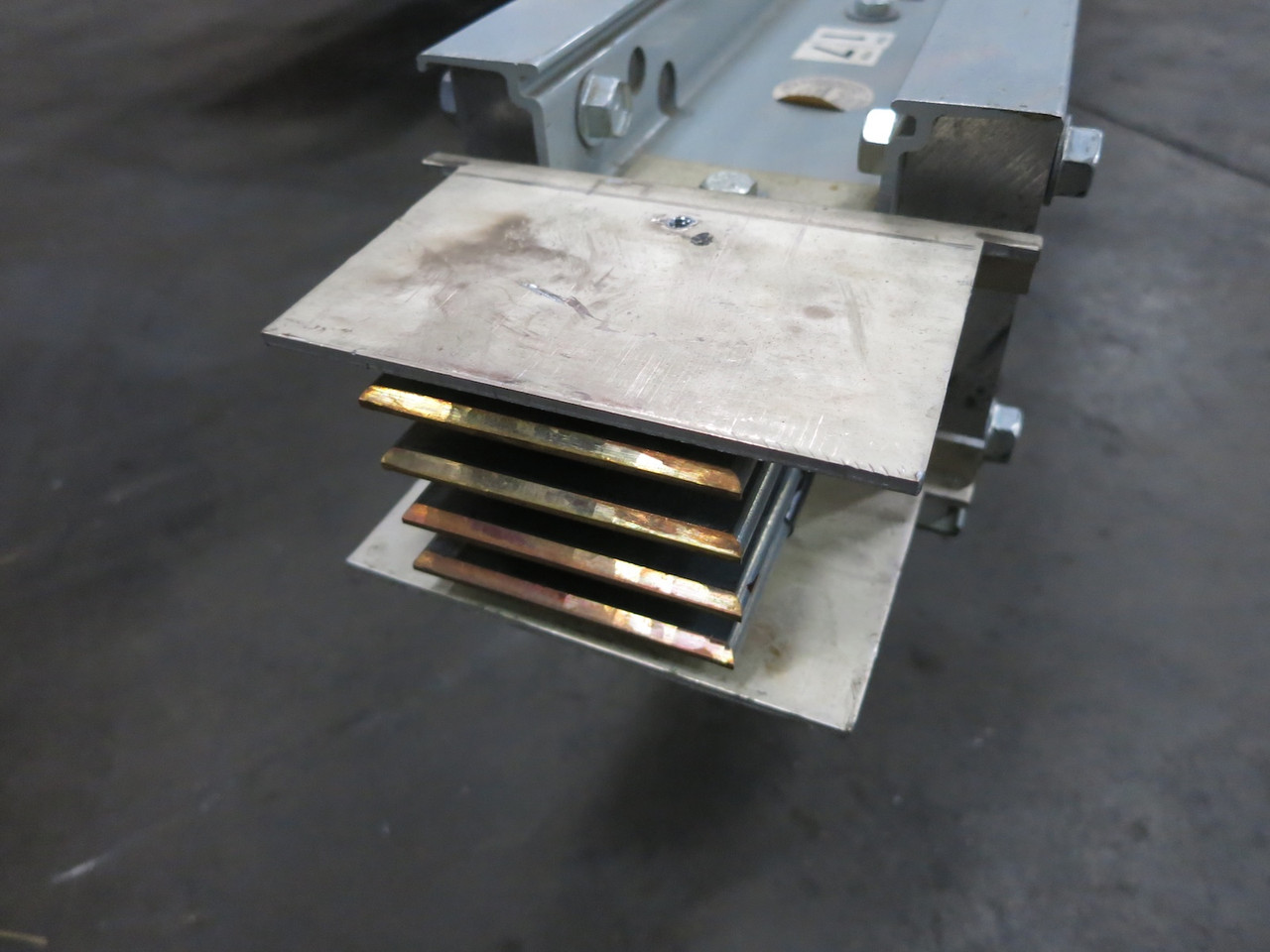 GE Spectra Busway 1200A 120" Copper Feeder 1200 Amp 10 Ft Stick 600V 3PH 4W (DW5062-1)