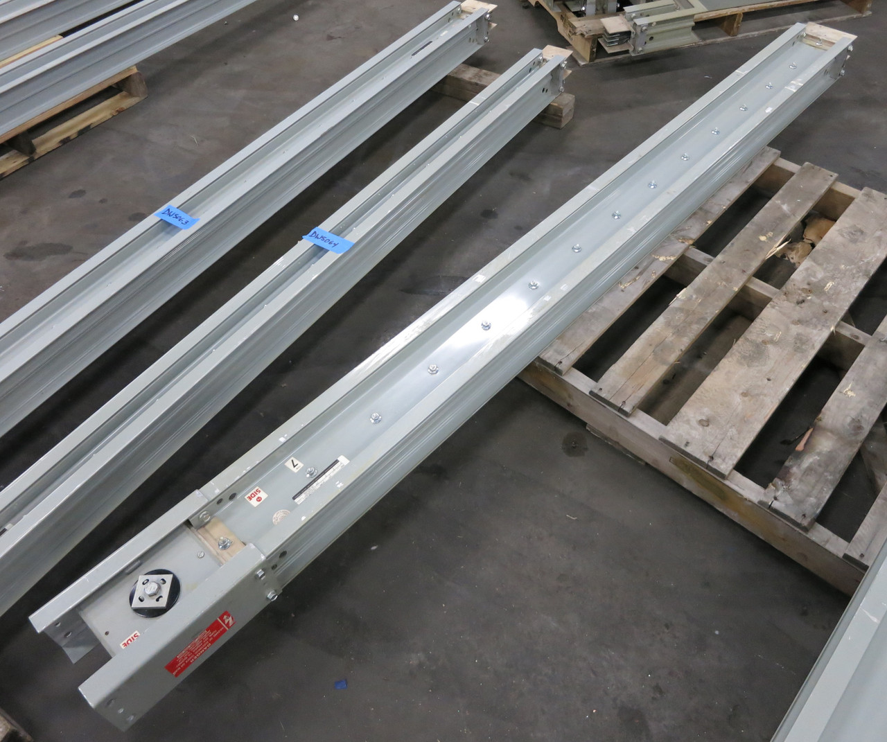 GE Spectra Busway 1600A 96" Copper Feeder 1600 Amp 8 ft Stick 600V 3PH 4W F4HC16 (DW5065-1)