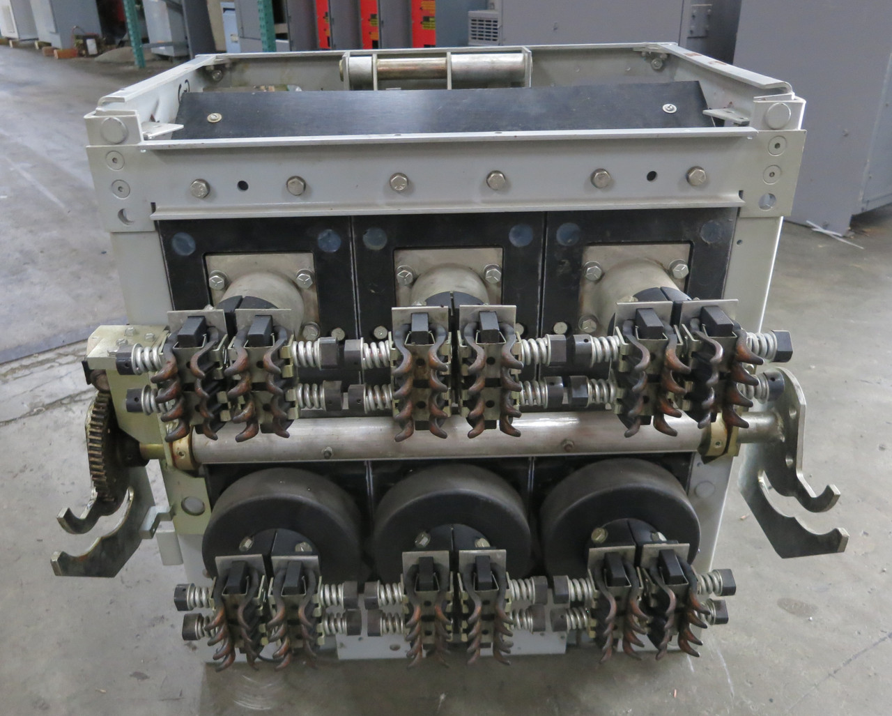 GE AKR-6D-75 3200A MO Circuit Breaker LS Microversa Trip TA9VT32MA1 3200 Amp (DW5224-2)