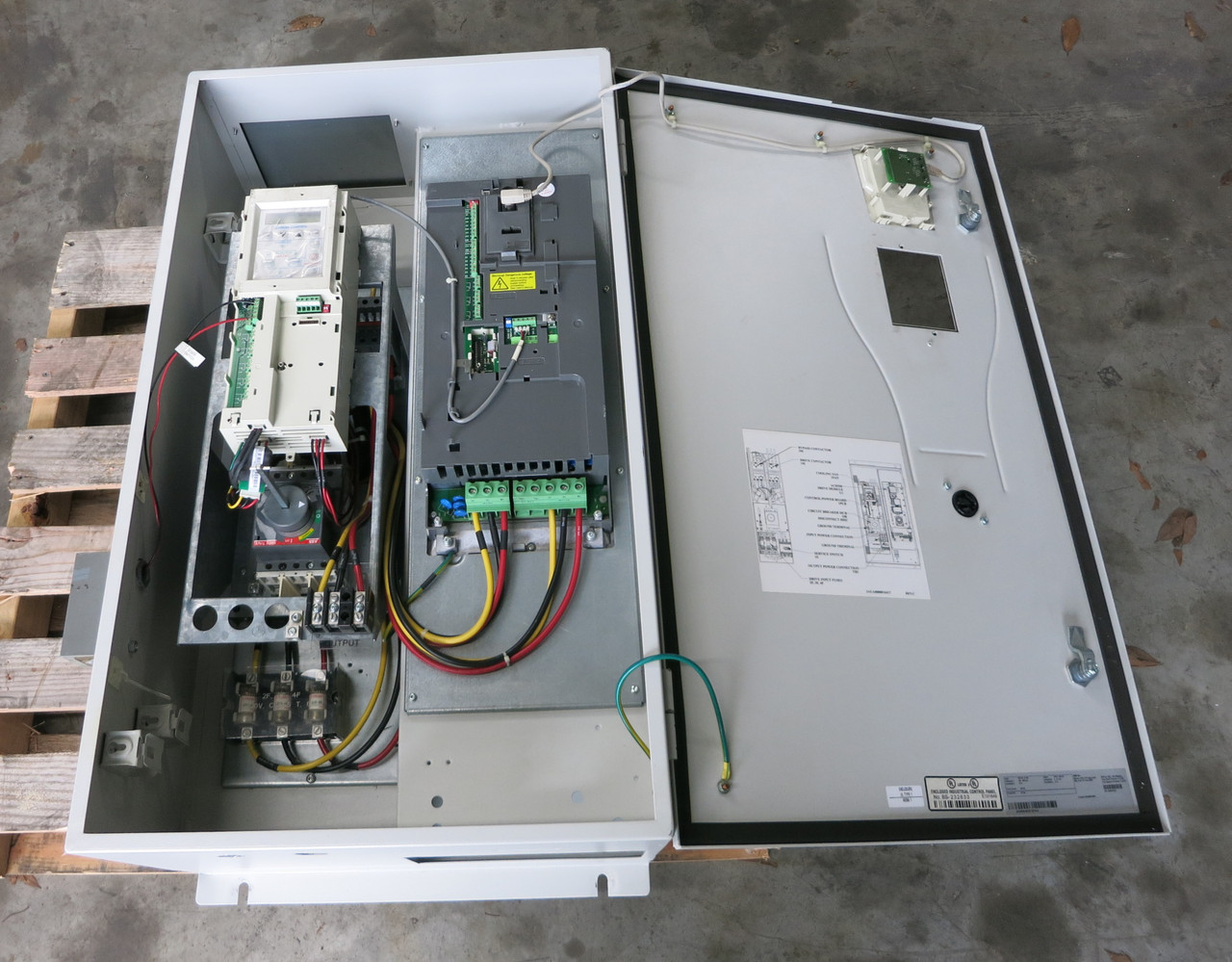 ABB ACH550-BCR-031A-4 20 HP AC VS Drive 3PH 480V ACH-550 ACH550BCR031A4 20HP (DW5229-1)