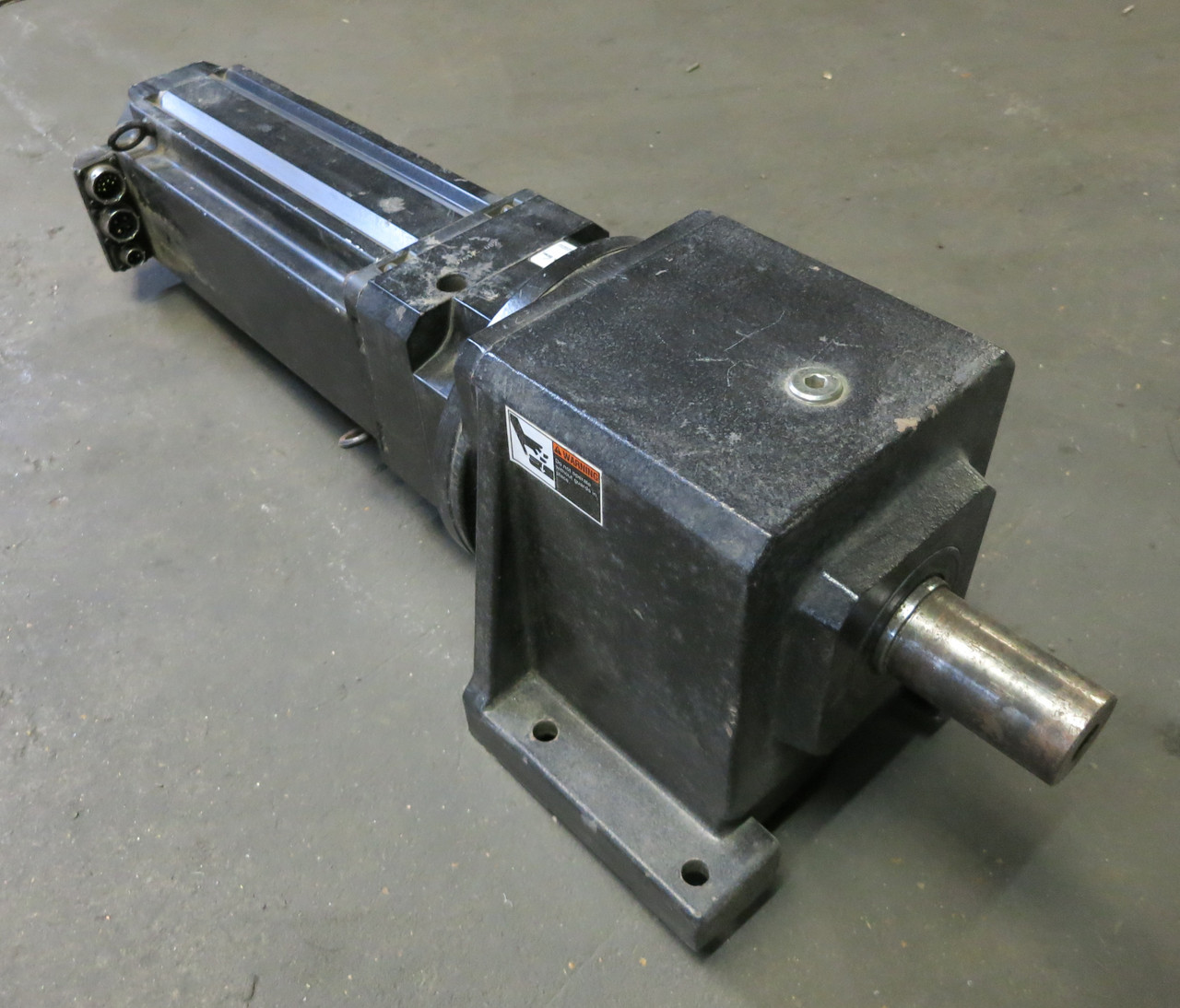 Allen Bradley MPL-B580J-MJ24AA Kinetix AC Servo Motor w/ Stober Gear Box 15.7:1 (DW5335-1)