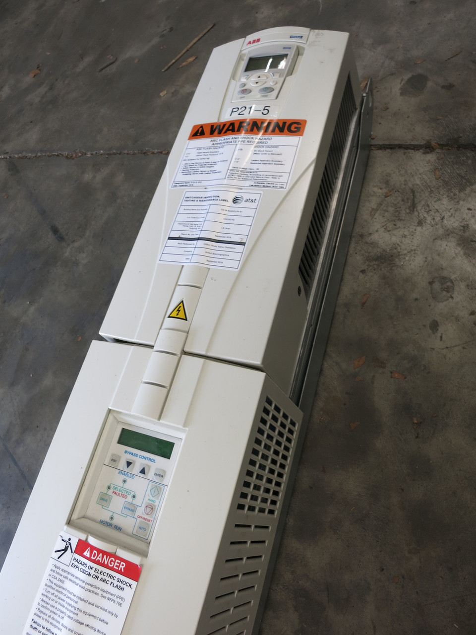 ABB ACH550-VCR-031A-4 20 HP AC VS HVAC Drive 480V w/ Bypass RBCU E-Clipse ACX550 (DW5347-1)