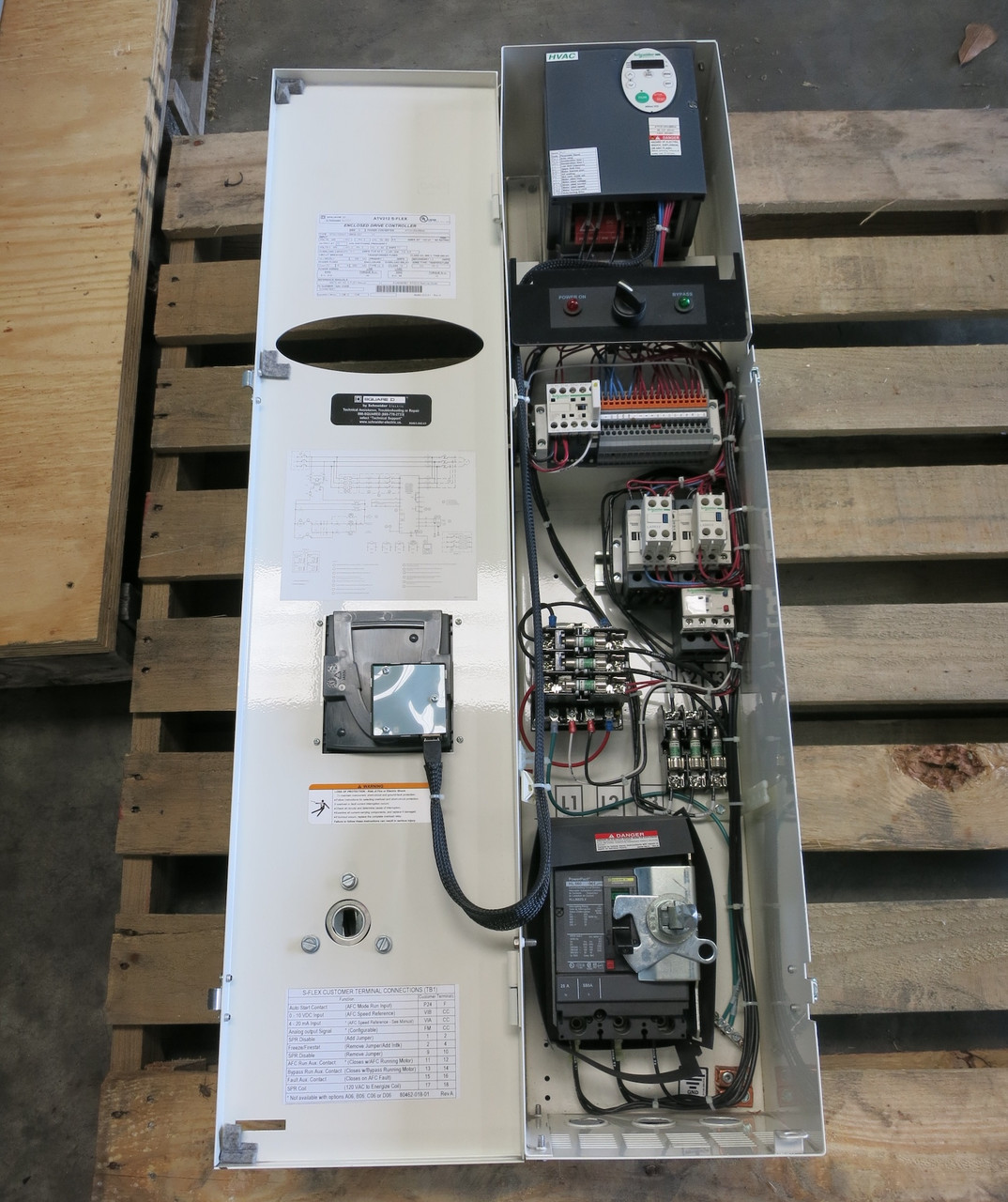 Square D ATV212 S-Flex VS Drive Controller 7.5 HP Enclosed VFD SFD212GG4Y 460V (DW5348-5)