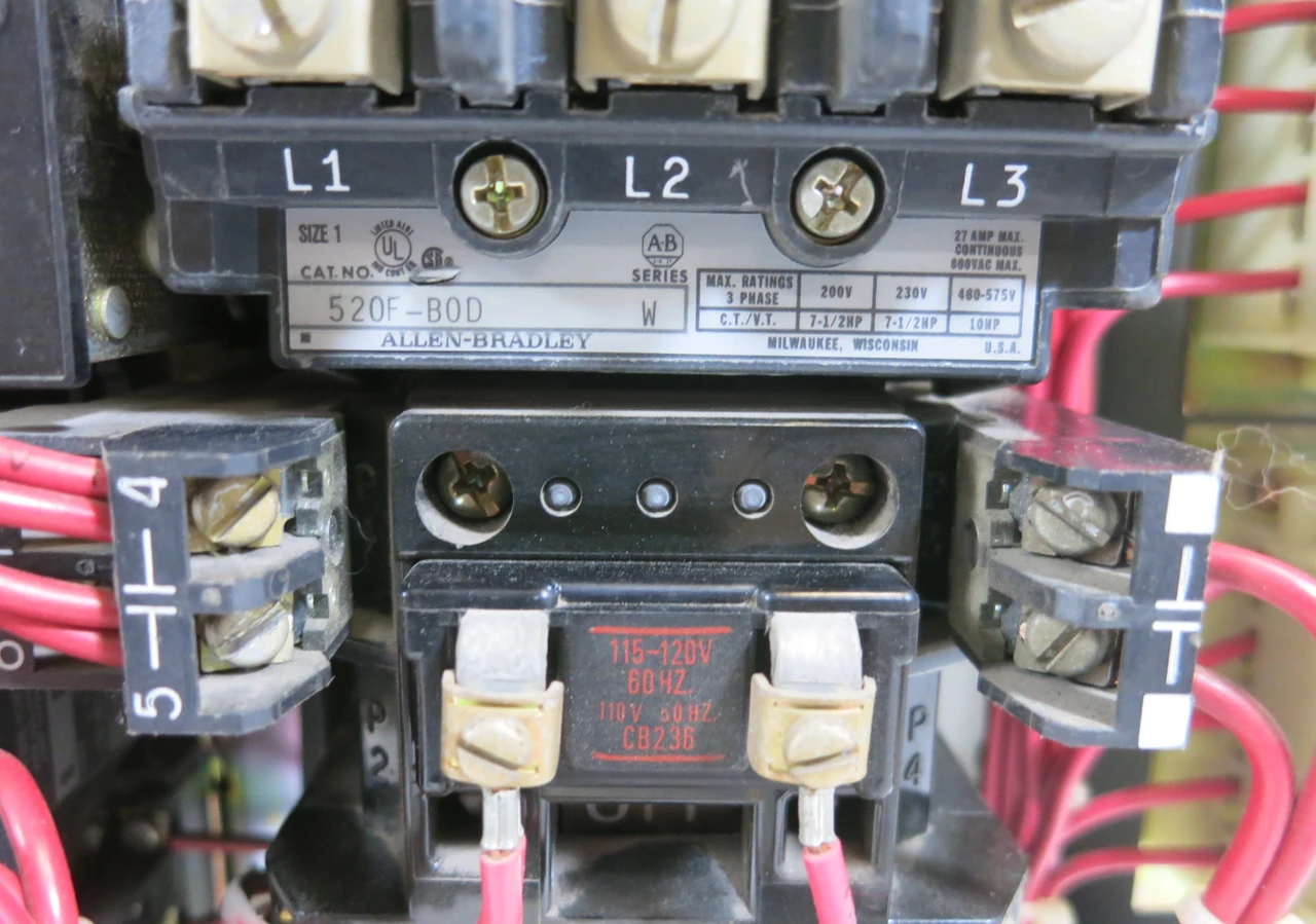 Allen Bradley 2100 Size 1 Two-Speed Reversing Starter 30 Amp Fuse 39" MCC Bucket (BJ0376-2)