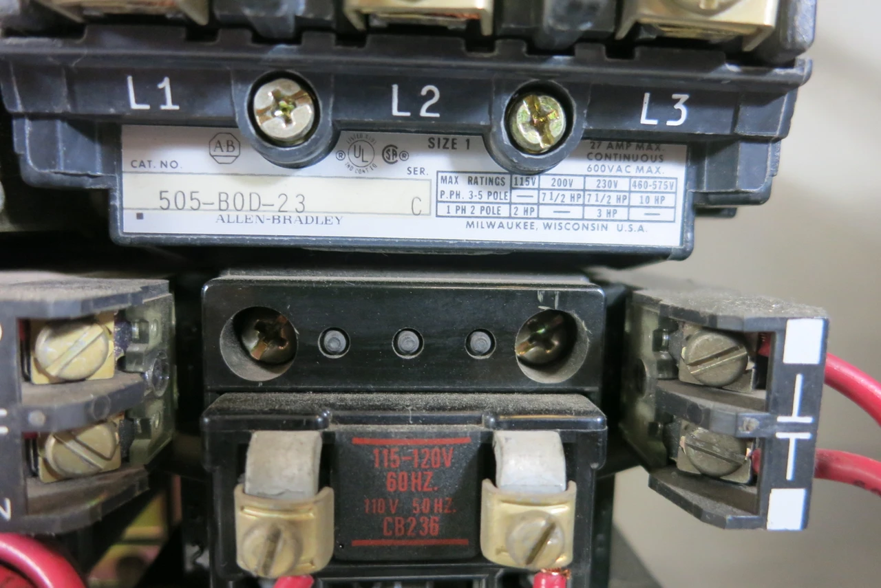Allen Bradley 2100 Size 1 Two-Speed Reversing Starter 30 Amp Fuse 39" MCC Bucket (BJ0376-2)