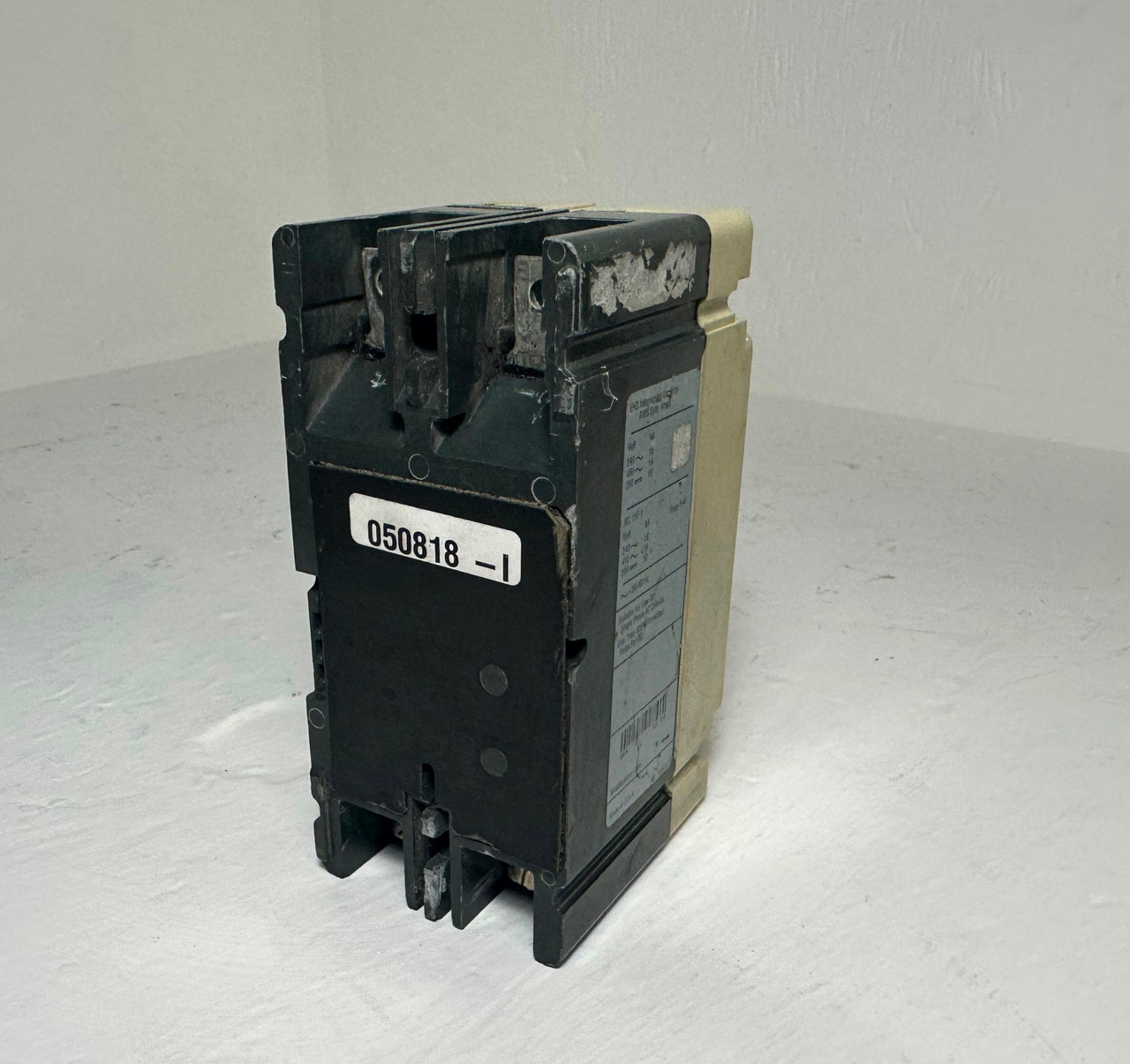 Cutler Hammer EHD2100 100A Circuit Breaker Glossy Red 2 Pole 480 VAC 100 Amp 2P (EM4702-1)