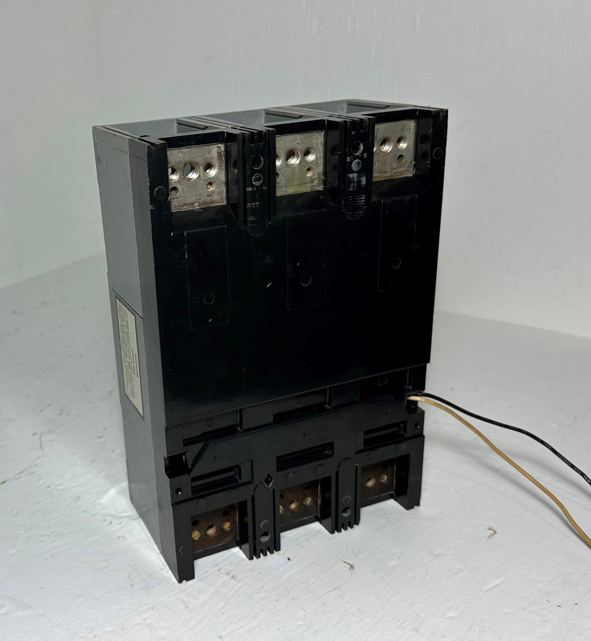 Siemens SJD69200NGT 200A Sentron LSIG Circuit Breaker SJD6-A 3P Neutral & Ground (EM4716-10)