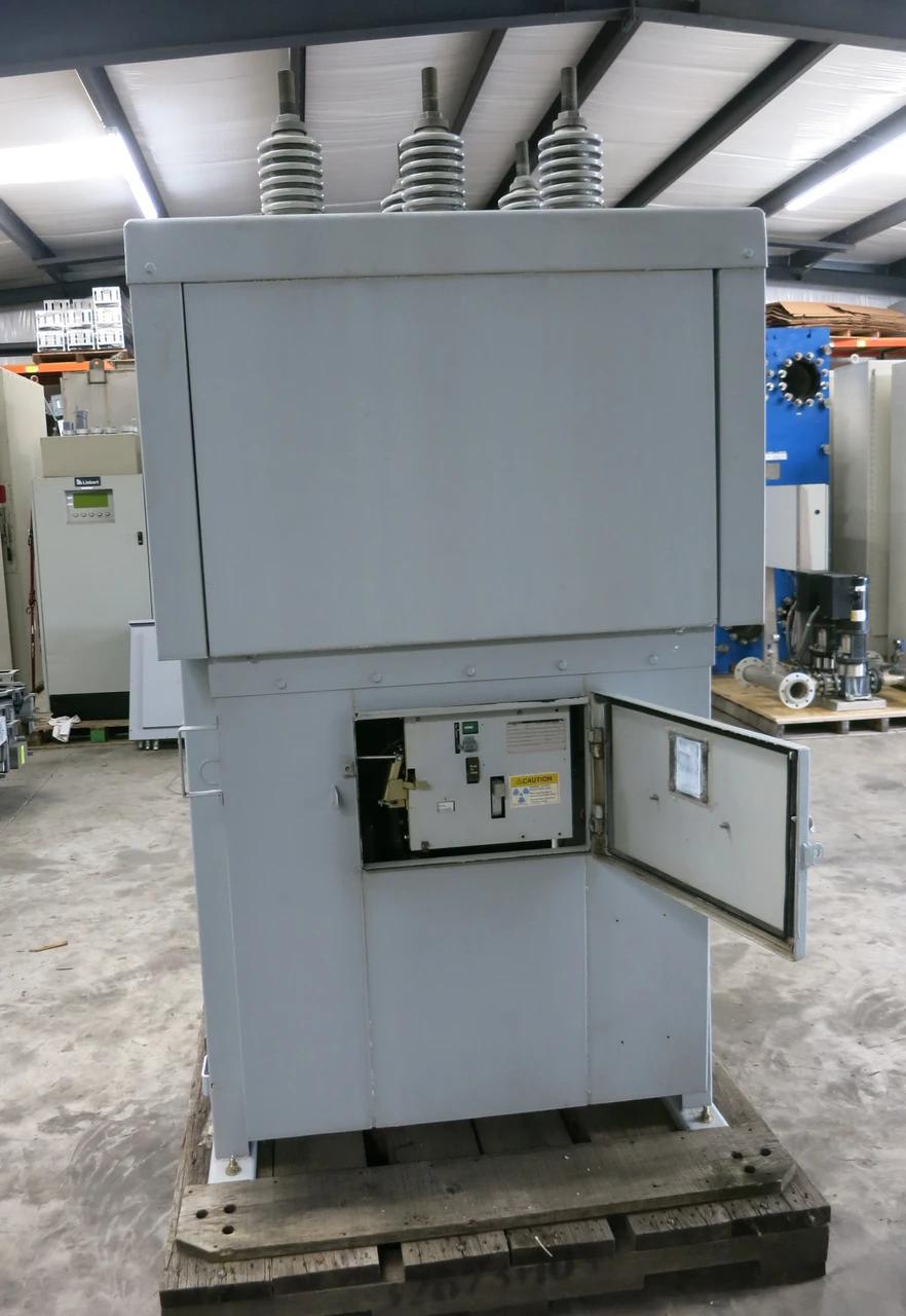 Westinghouse Type R4 1200A 15.5 kV Vacuum Circuit Breaker 1200 Amp 15kV R (DW5427-1)