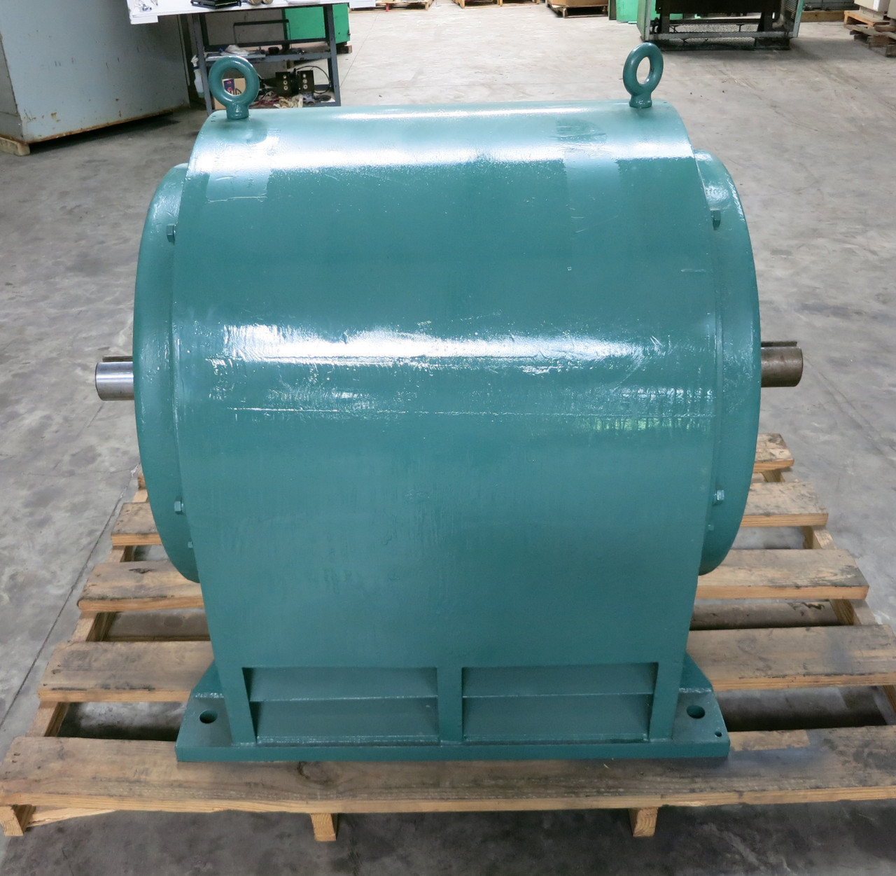 Cleveland Type L-9740 AC Motor 350 HP 440V 885 RPM 418A 3PH Dual Shaft (DW5429-1)