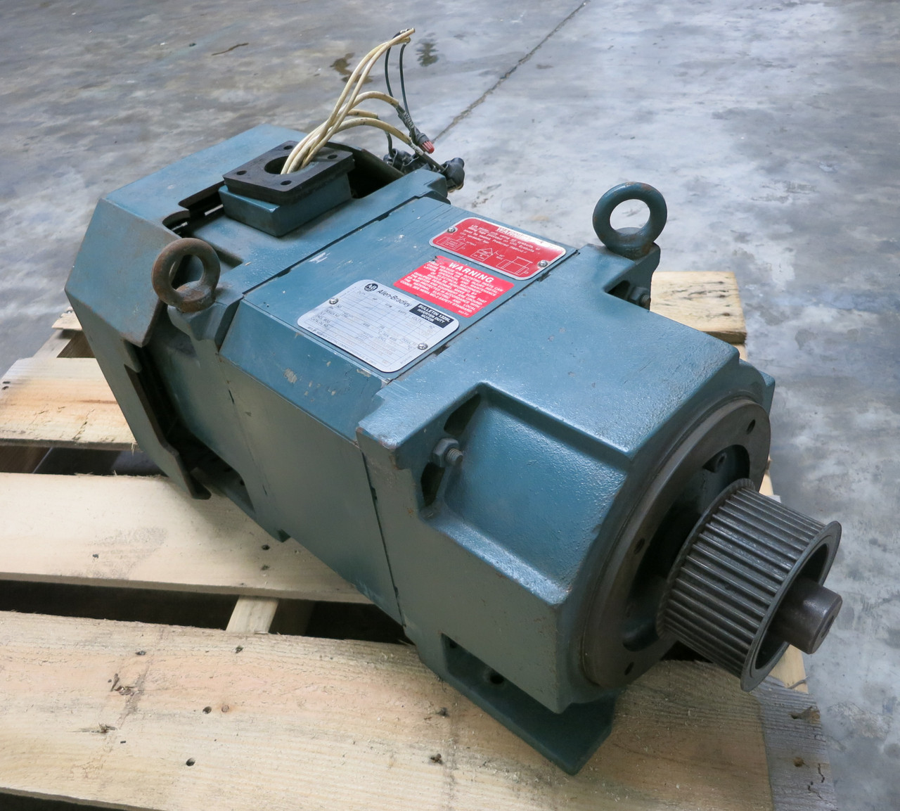 Allen Bradley 1329L 20 HP Inverter Duty Motor 460V RL2162C ENP21R0283A TEFC 20HP (DW5485-2)