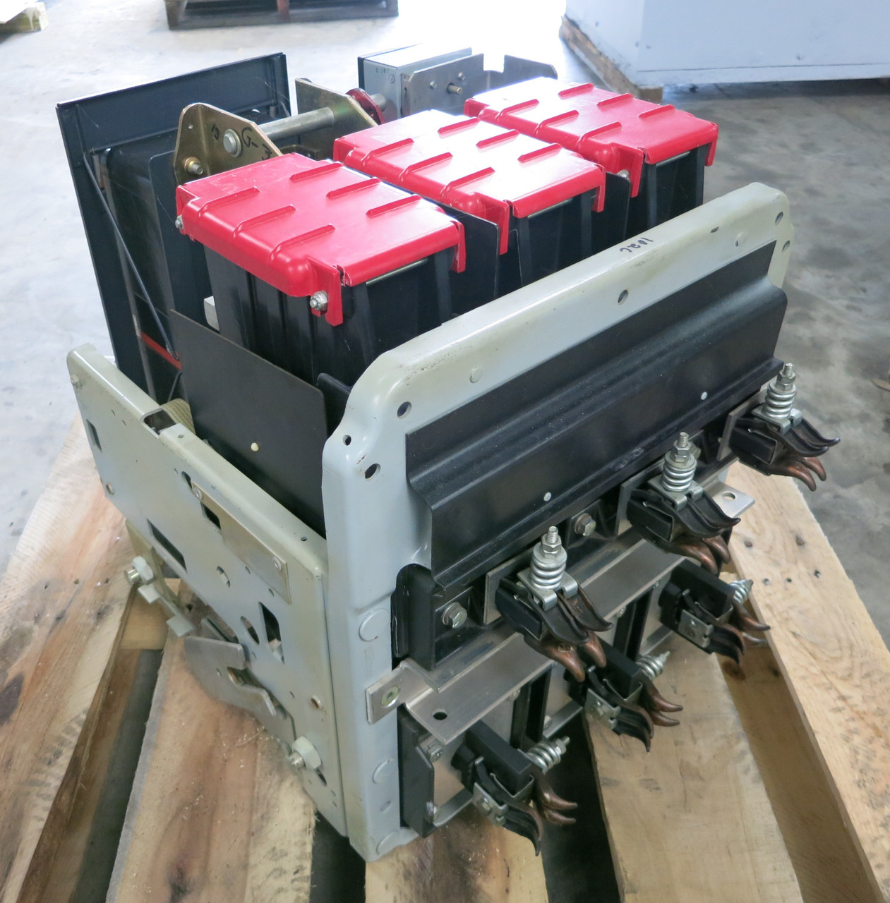 GE AKR-6D-30H 800A/600A MO Power Air Breaker TA9VT20MGA3 LSG Trip Unit 800 Amp (DW5488-3)