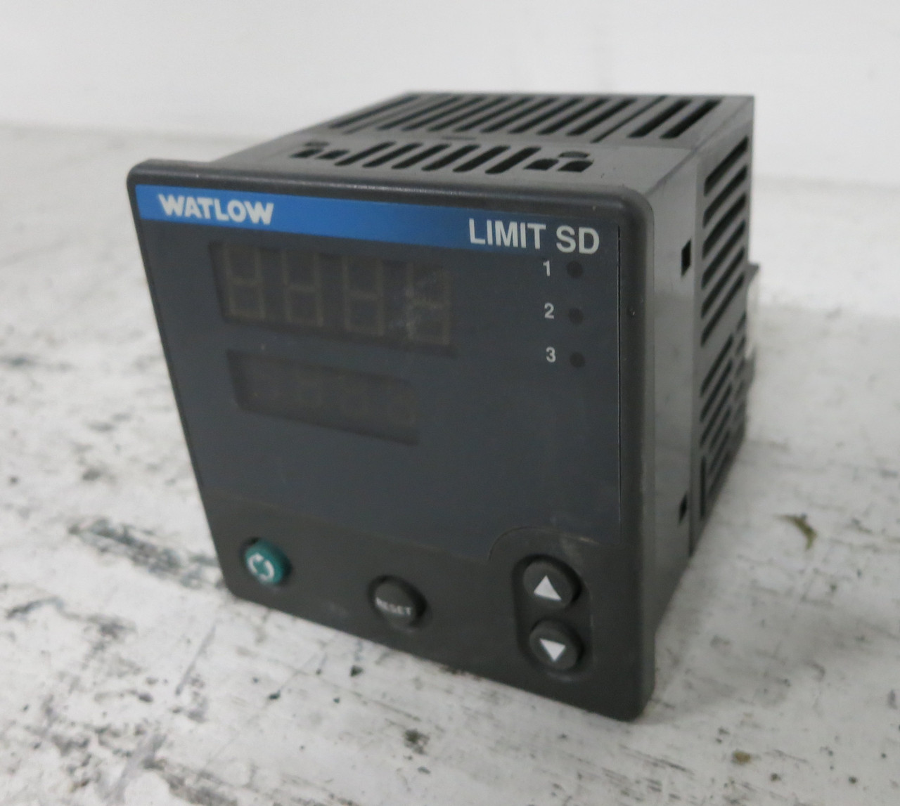 Image of Watlow SD4L-HJUE-AARG Limit SD Controller SD4LHJUEAARG
