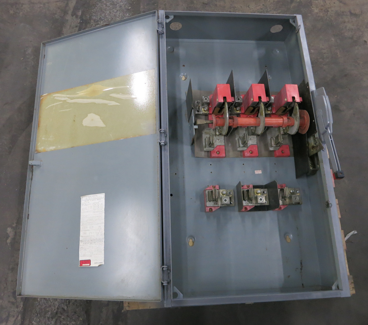 Square D H365 400A 600V Fusible Heavy Duty Safety Switch Disconnect 400 Amp E1 (DW5569-1)