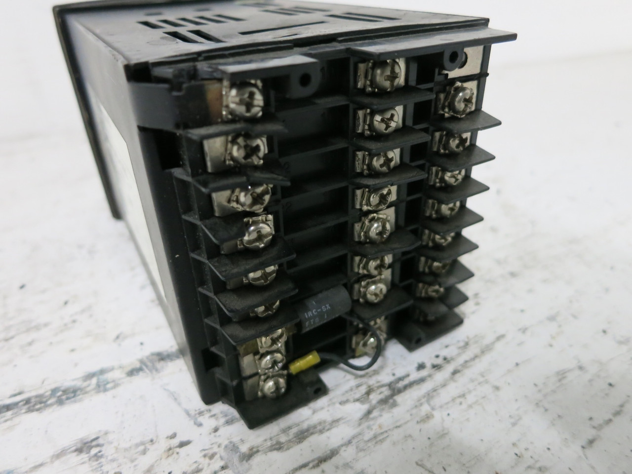 Honeywell DC300K-0-100-20-000-0 UDC3000 Versa-Pro Digital Limit Controller (DW5571-1)