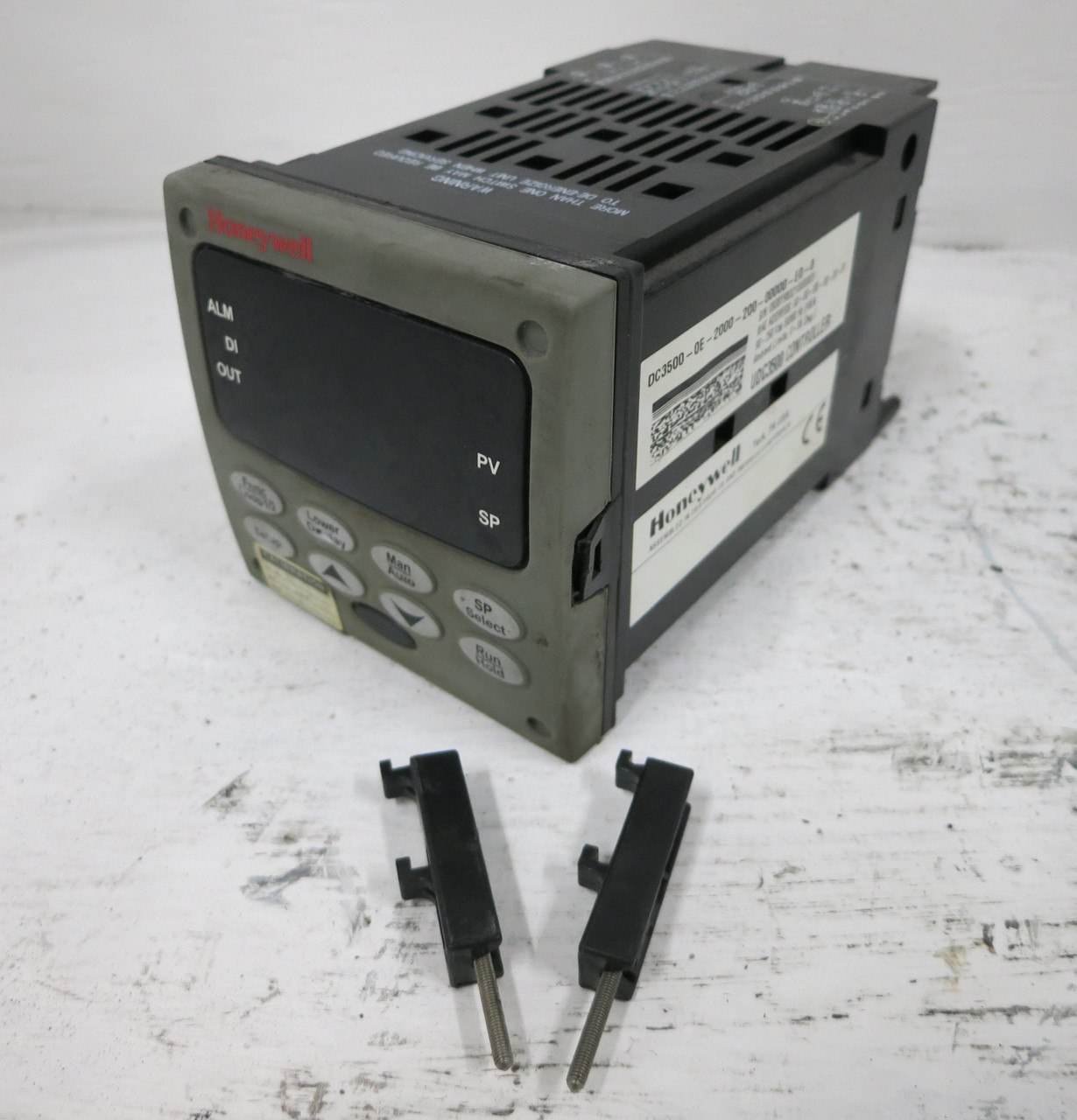 Image of Honeywell DC3500-0E-2000-200-00000-E0-0 UDC3500 Digital Limit Controller