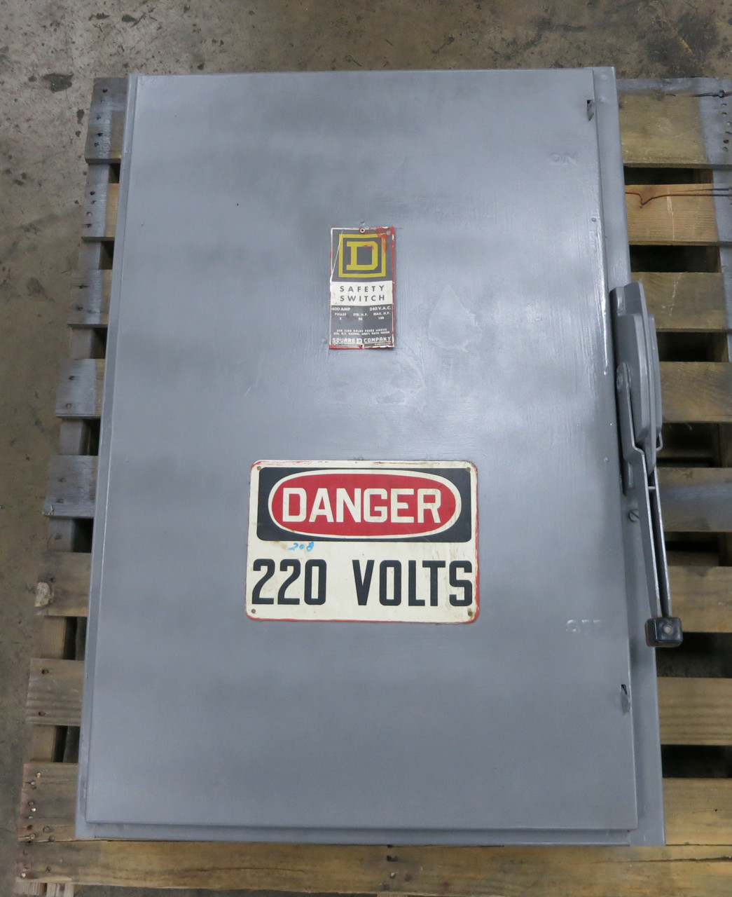 Square D H325N 400A 240V Fusible Safety Switch Disconnect 400 Amp H325-N C1 (DW5587-1)