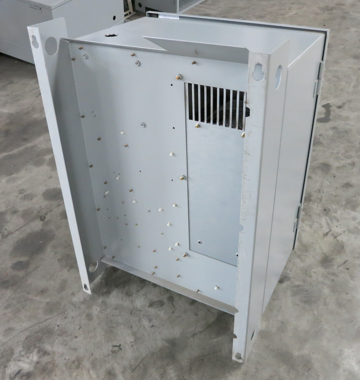 Eaton SVX007A1-4A1B1 7.5 HP SVX9000 AC VS Drive SVX-9000 7.5HP 480V Enclosed 15A (DW5602-2)