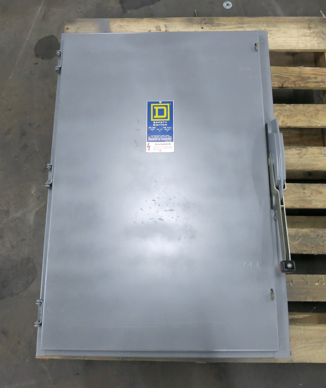 Square D H325N 400A 240V Fusible Safety Switch Disconnect 400 Amp H325-N D2 (DW5608-2)