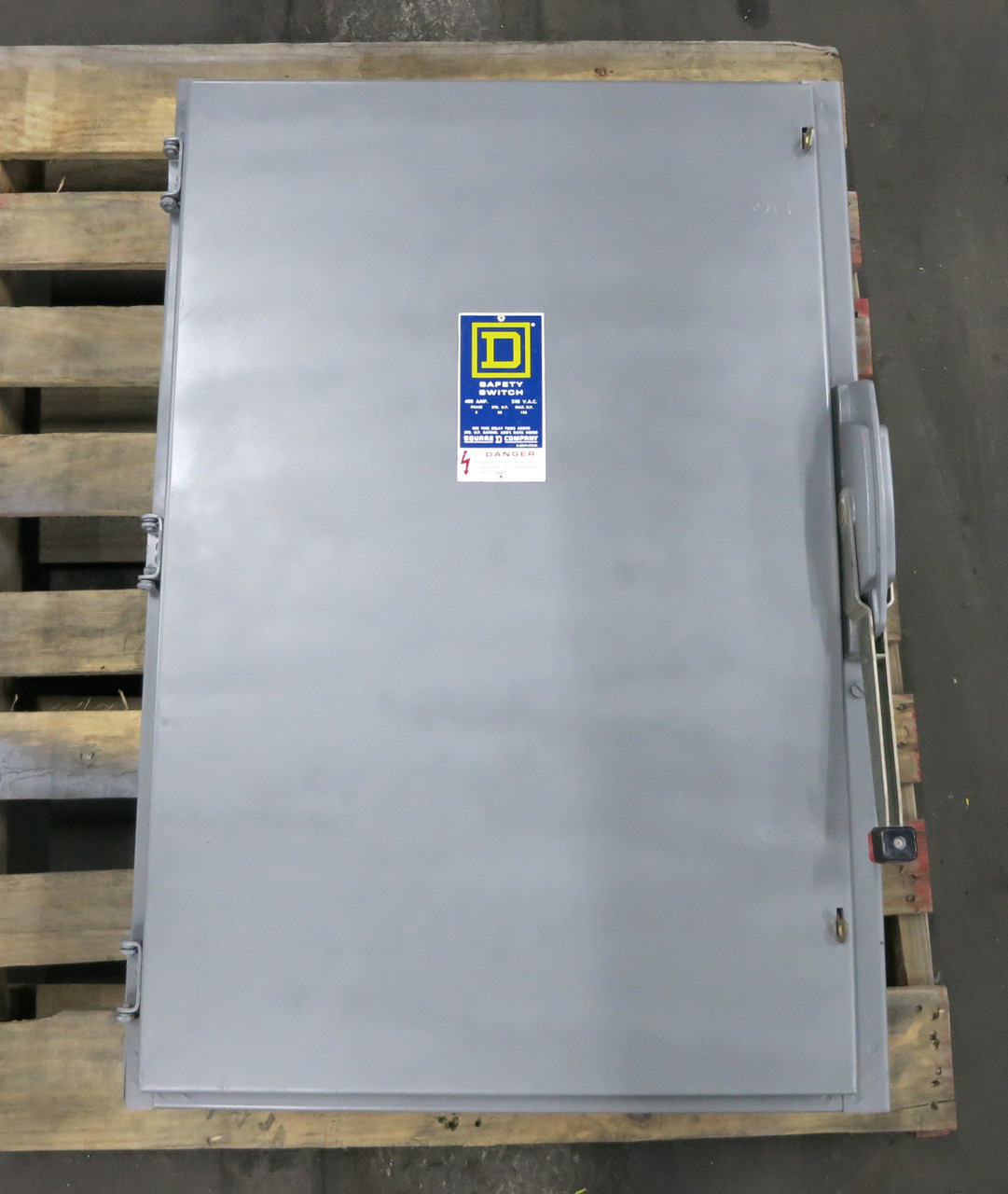 Square D H325 400A 240V Fusible Safety Switch Disconnect 400 Amp H-325 D2 (DW5607-1)