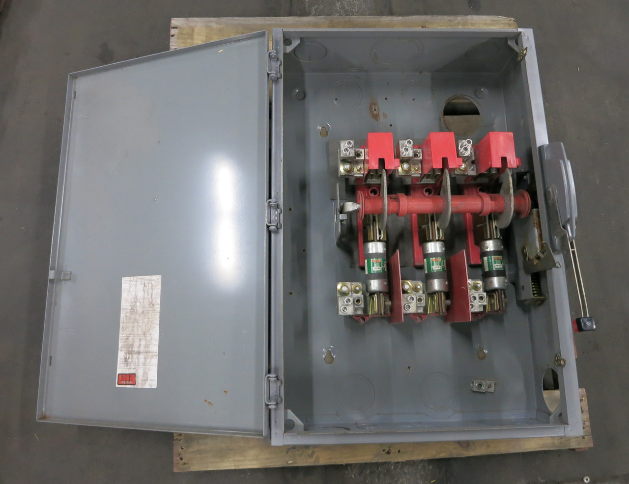 Square D H325 400A 240V Fusible Safety Switch Disconnect 400 Amp H-325 D2 (DW5607-1)