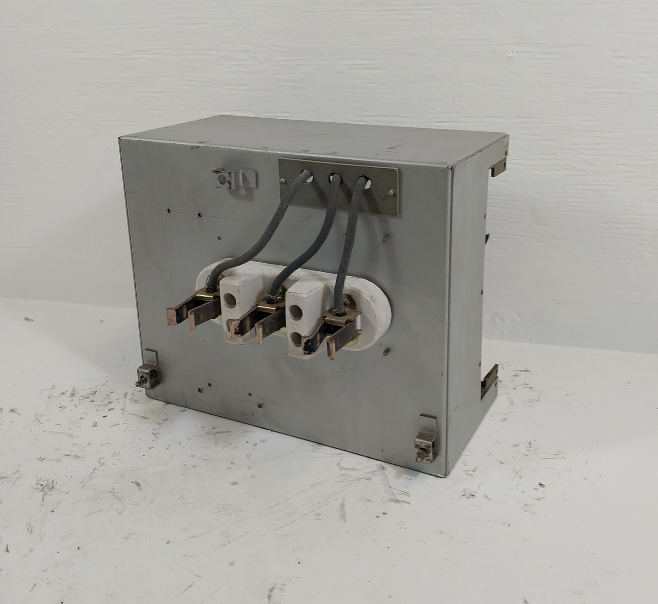 Square D Model 3 100A Breaker Feeder 12" MCC Bucket 100 Amp Class 8999 989716 (BJ0501-1)