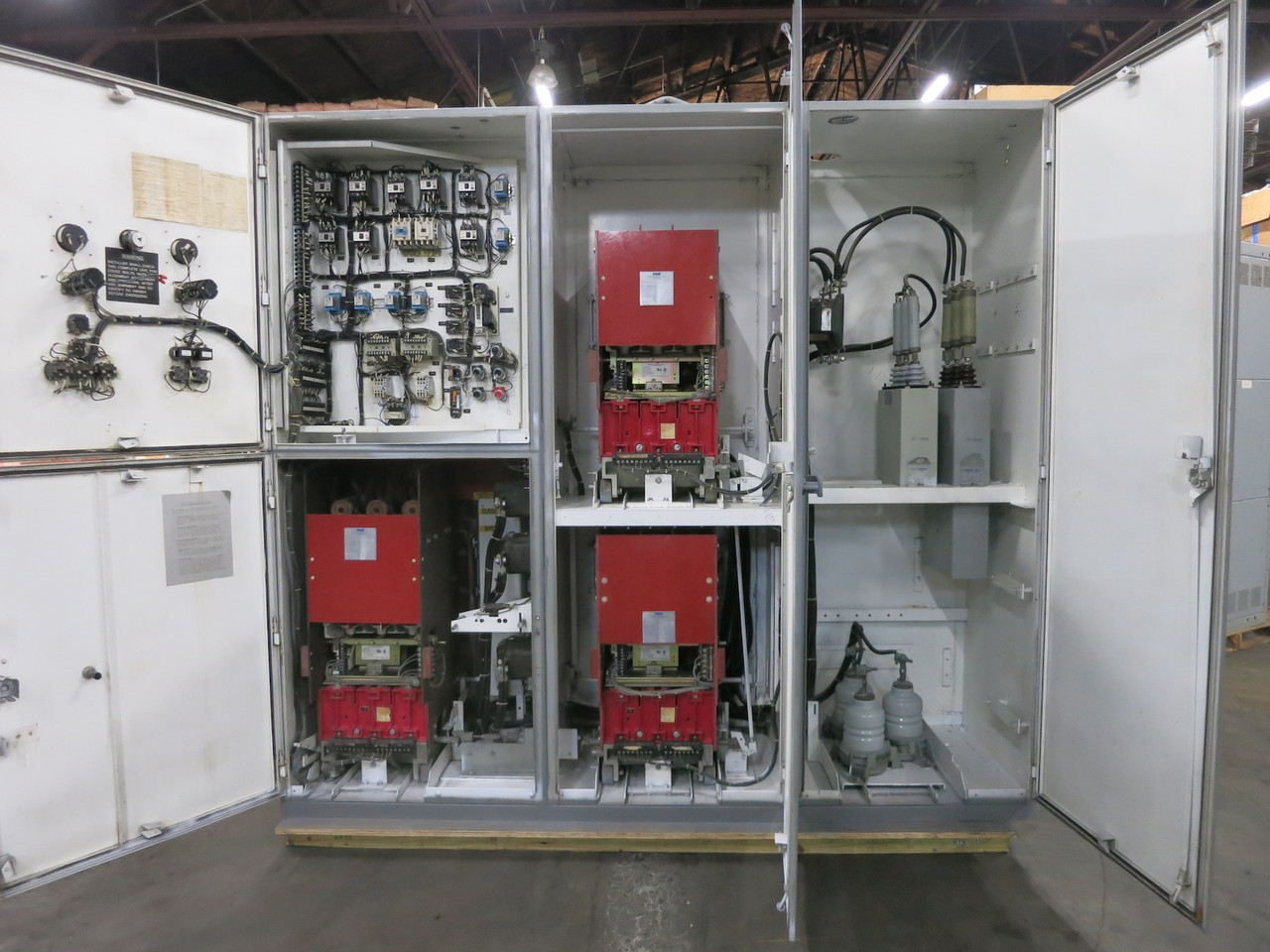 Cutler Hammer 2300V Two Speed Reversing Vacuum Motor Starter HCV-5HA 600-450 HP (DW5642-1)