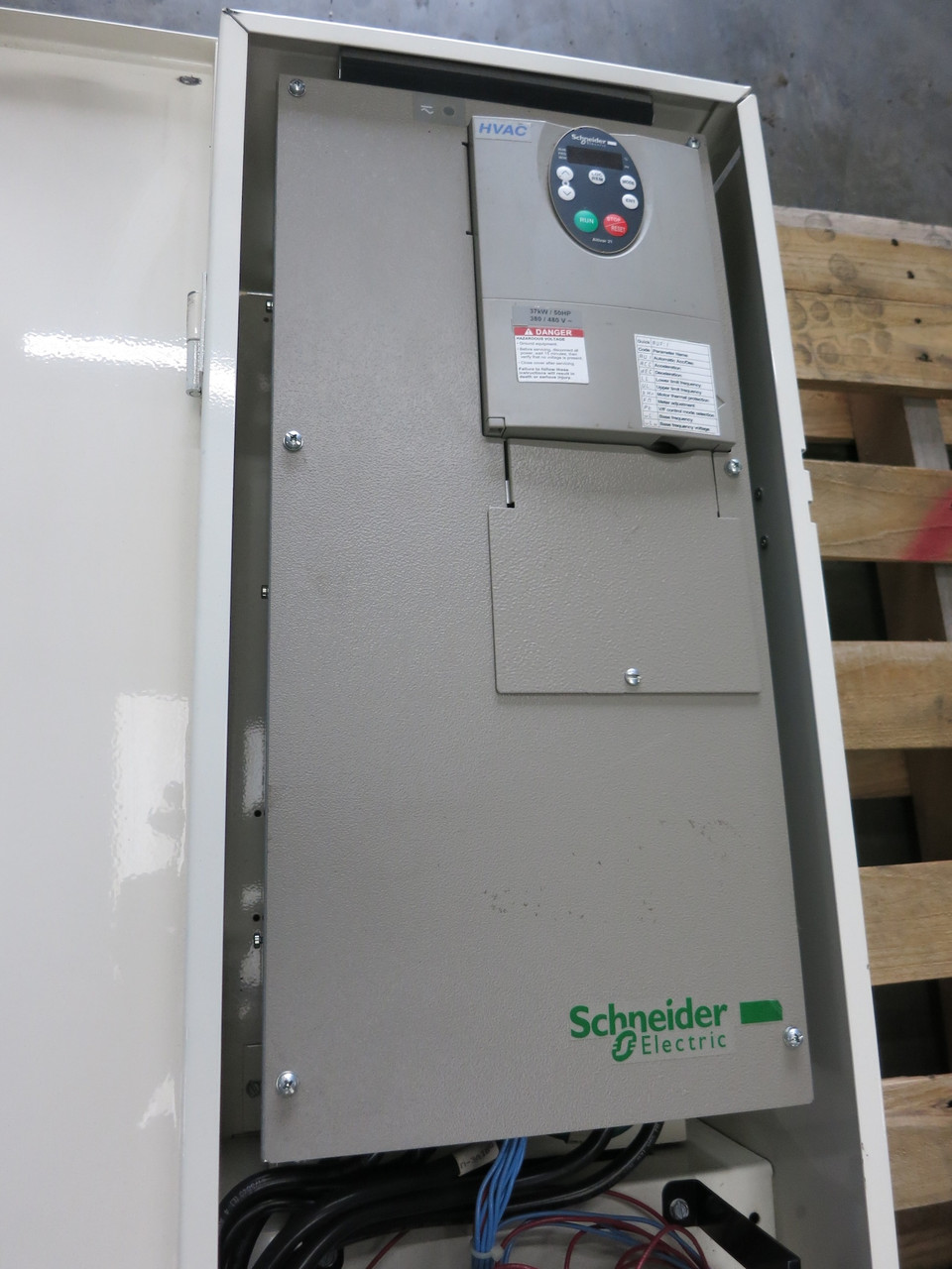 Square D ATV21 S-Flex Drive Controller 50 HP Enclosed VFD SFD21PG4Y 50HP 460V (DW5644-1)