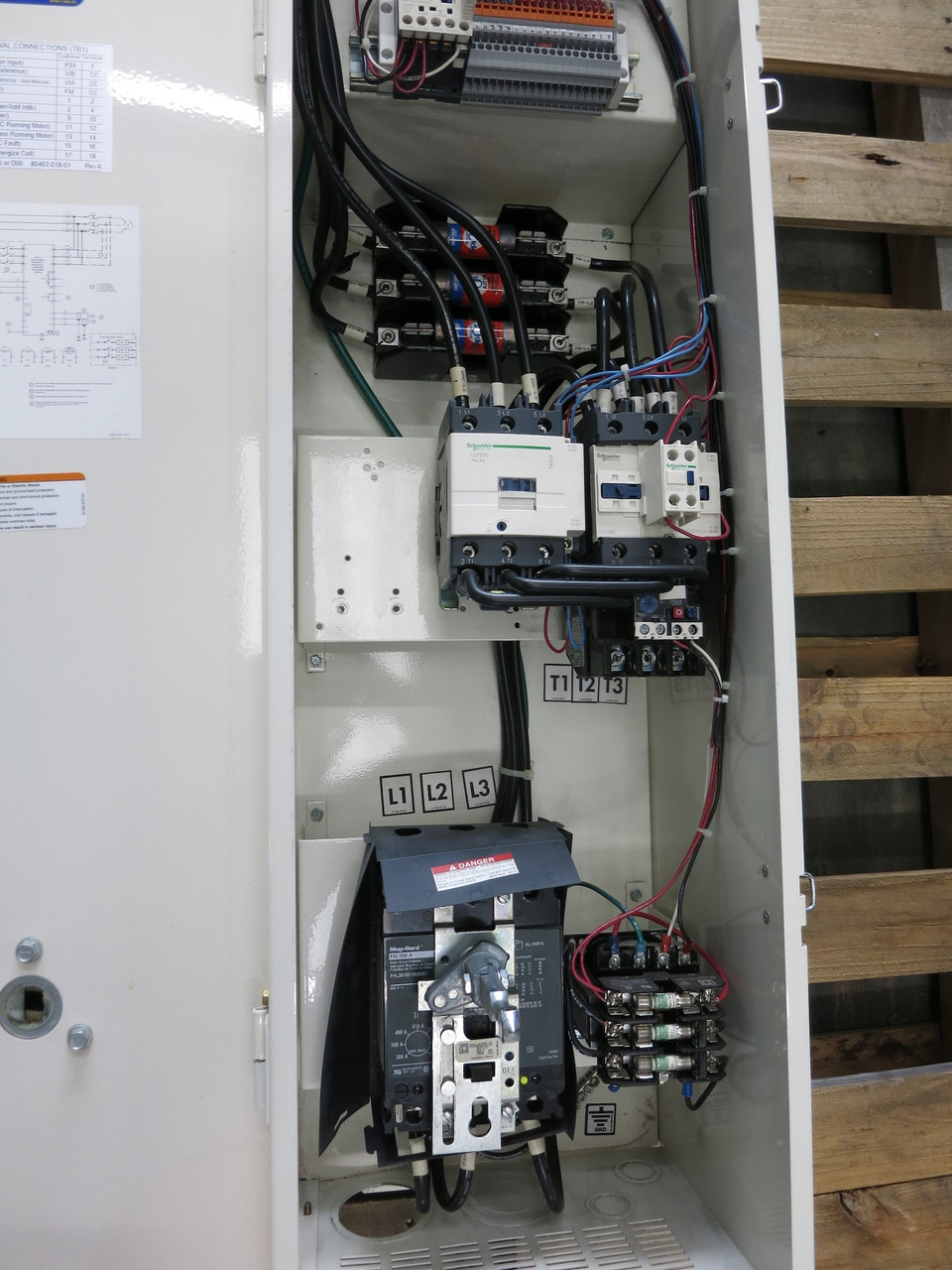 Square D ATV21 S-Flex Drive Controller 50 HP Enclosed VFD SFD21PG4Y 50HP 460V (DW5644-1)