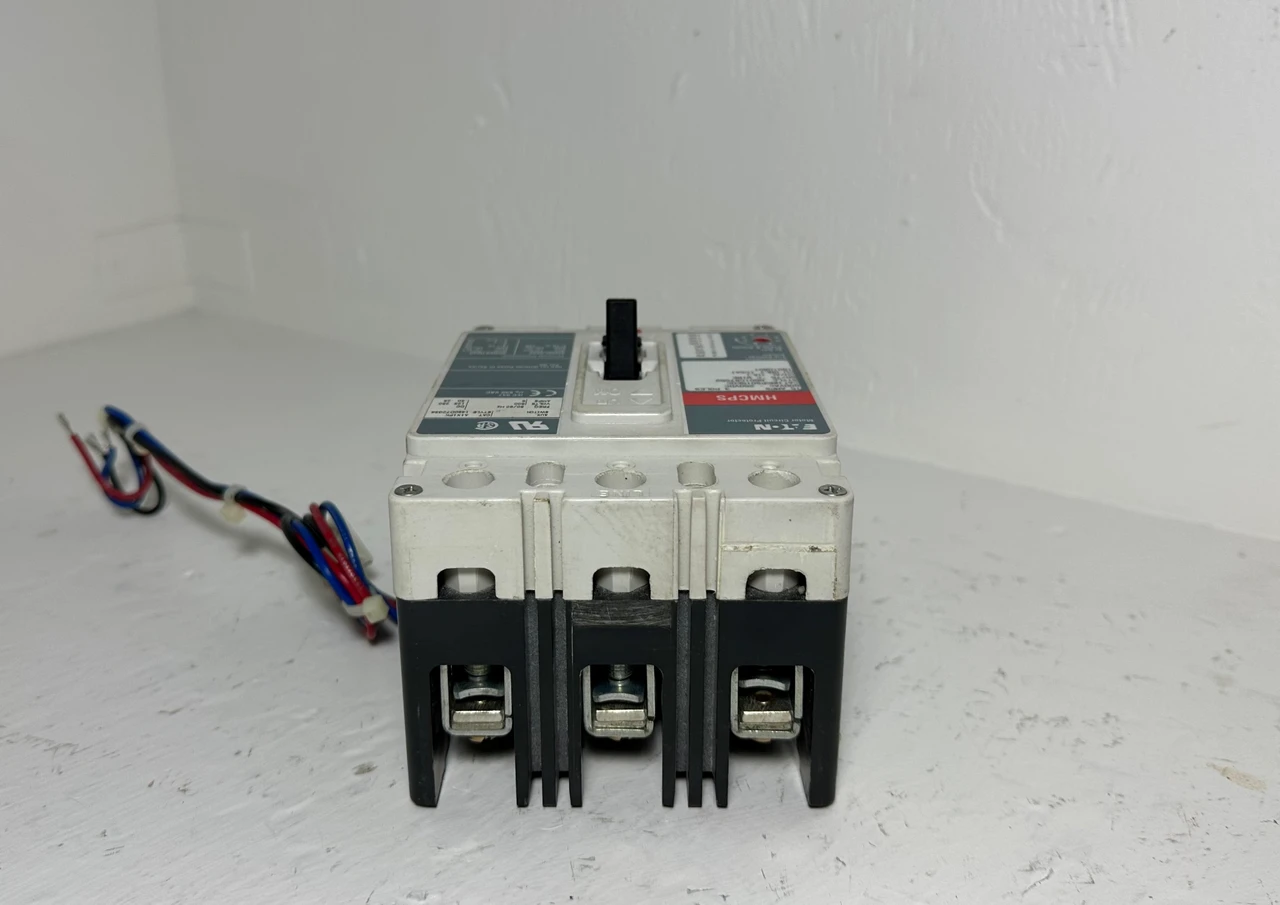 Eaton HMCPS015E0C 15A Circuit Breaker w/ Aux 480/600V 3 Pole HMCPS 15 Amp (EM4821-1)