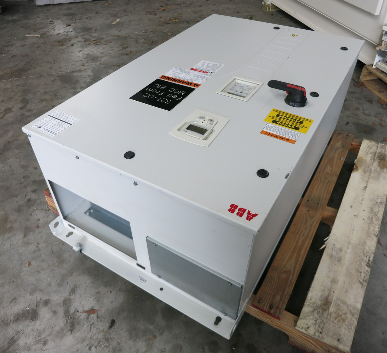 ABB ACH550-BCR-125A-4 100 HP AC VS Drive 3PH 480V ACH-550 ACH550BCR125A4 100HP (DW5661-3)