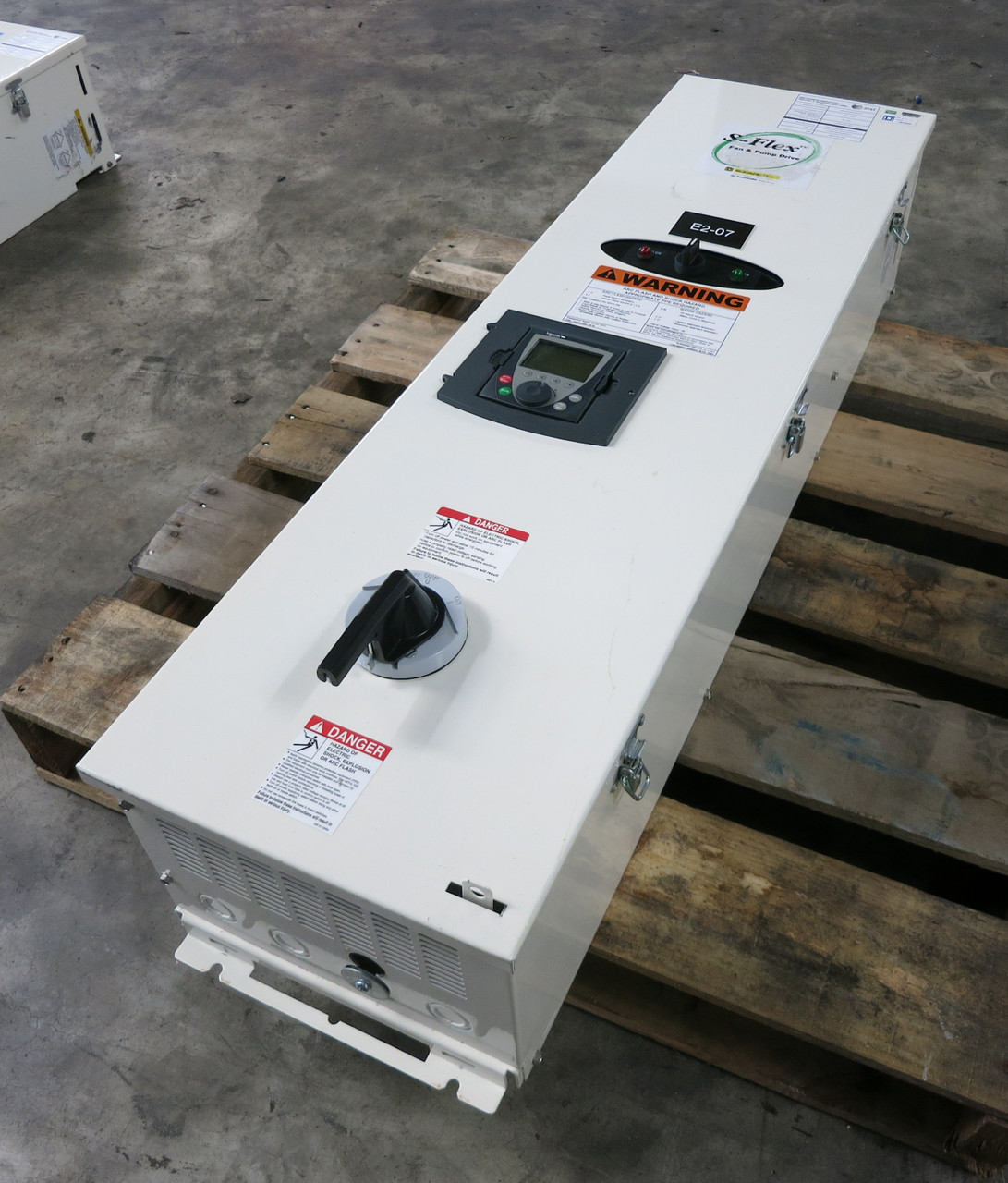 Square D ATV212 S-Flex VS Drive Controller 20 HP Enclosed VFD SFD212KG4Y 460V (DW5660-2)