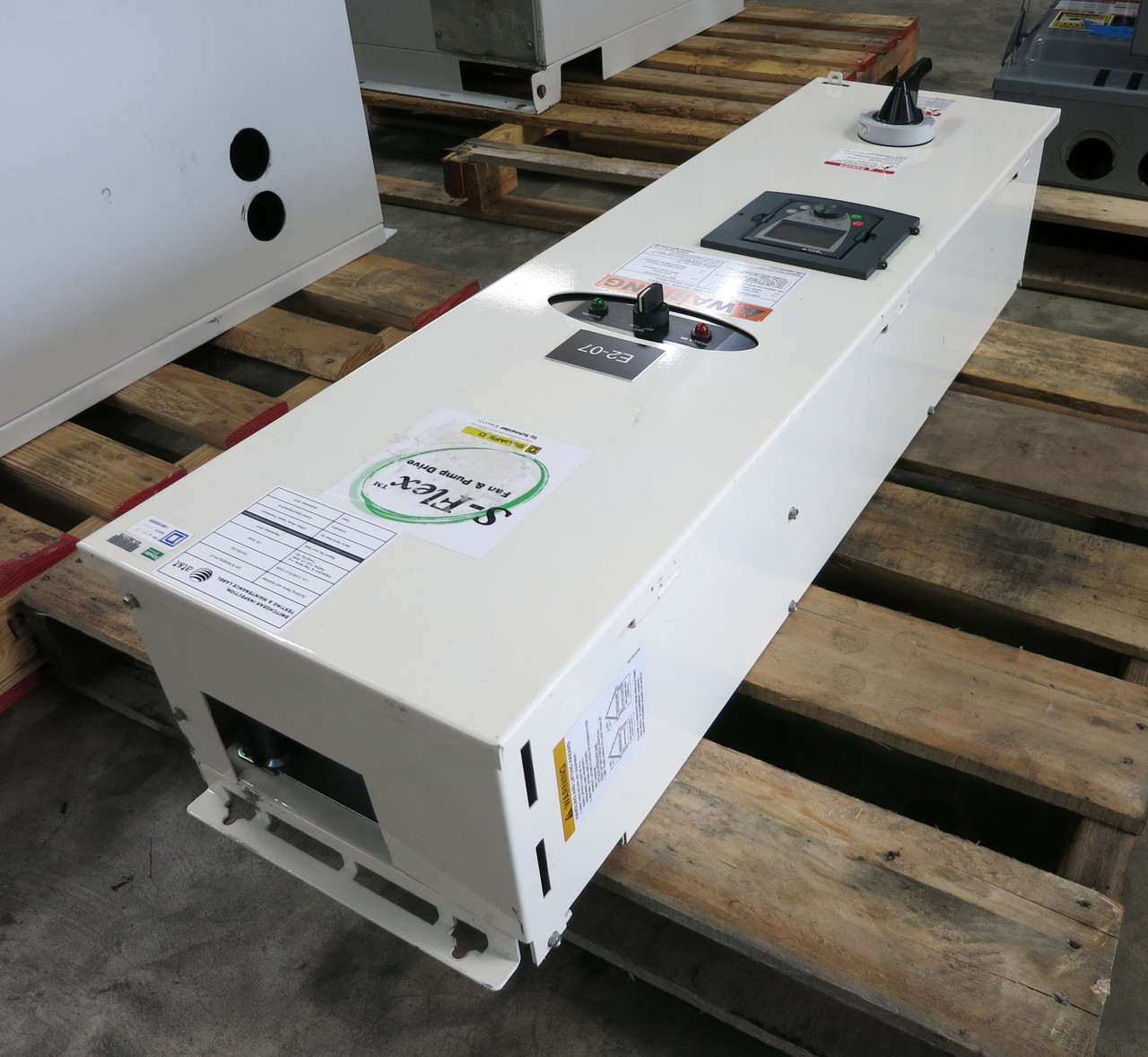 Square D ATV212 S-Flex VS Drive Controller 20 HP Enclosed VFD SFD212KG4Y 460V (DW5660-2)