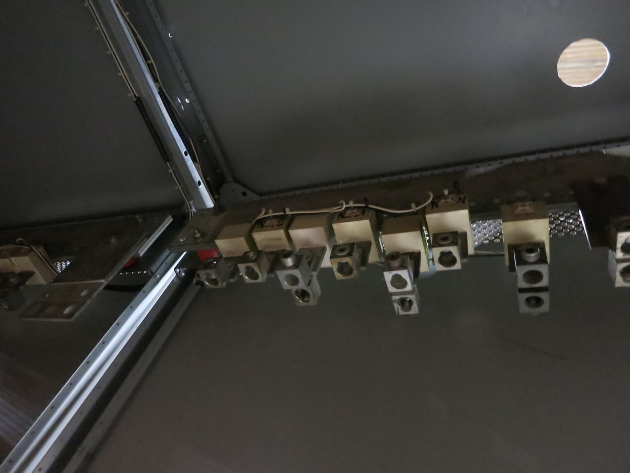 GE 3000A AV-Line Switchboard Breaker Panel 208/120V 3PH 4W 3000 Amp (DW5664-1)