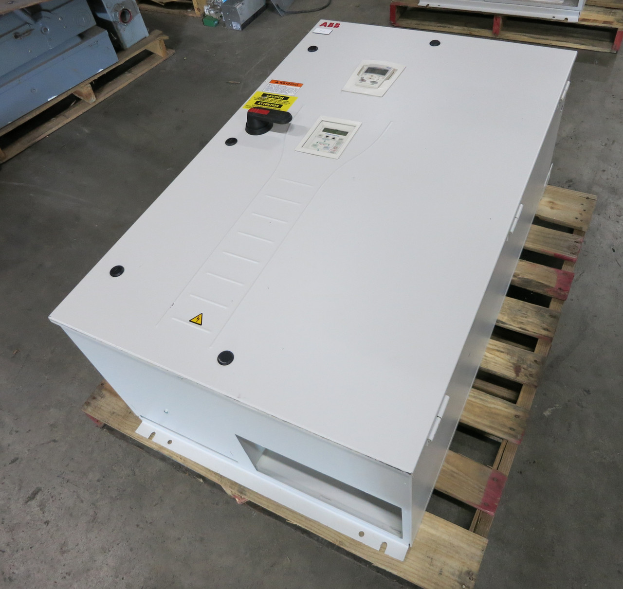 ABB ACH550-BCR-088A-2+F267+K452 30 HP AC VS Drive 3PH 208-240V ACH-550 30HP (DW5687-2)