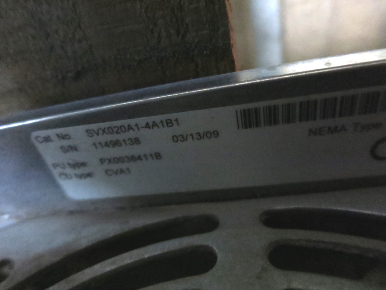 Eaton SVX020A1-4A1B1 25 HP SVX9000 AC VS Drive SVX-9000 25HP 480V Enclosed (DW5692-2)