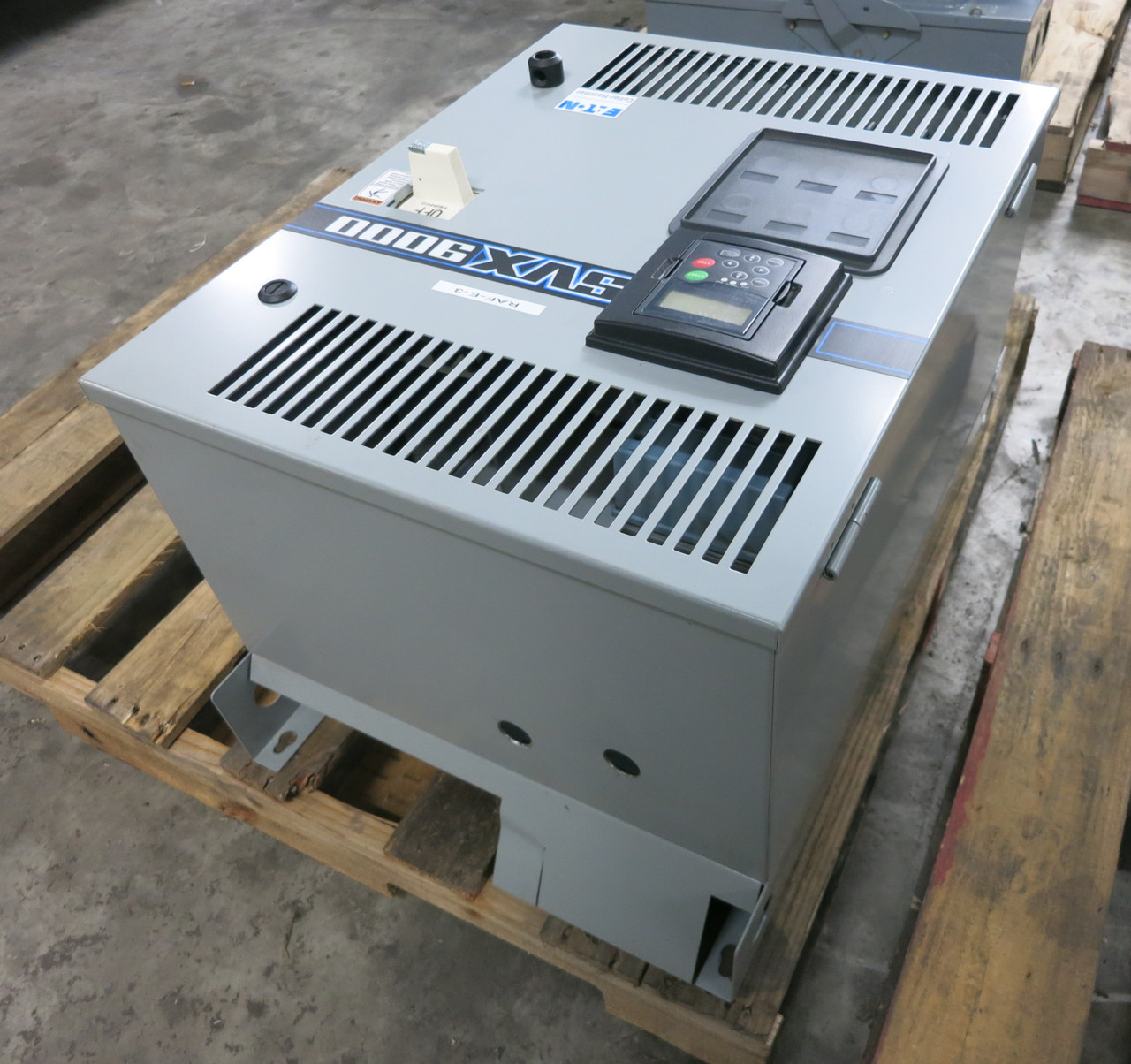 Eaton SVX015A1-4A1B1 20 HP SVX9000 AC VS Drive SVX-9000 20HP 480V Enclosed (DW5691-1)